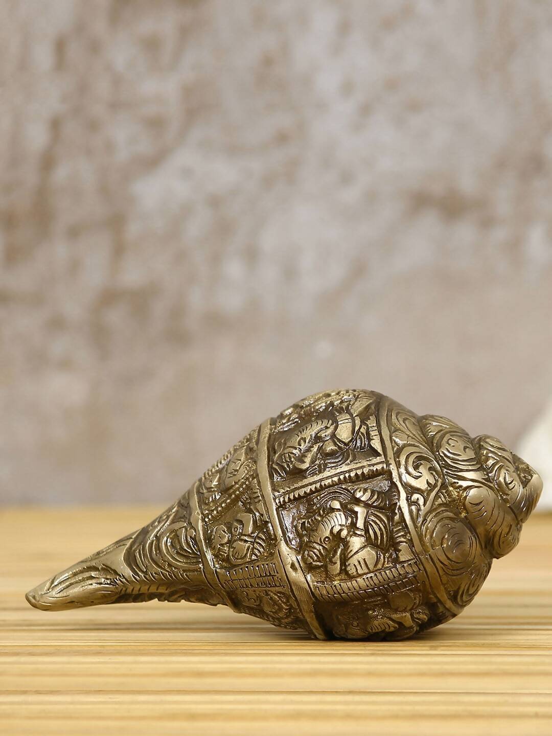 eCraftIndia Gold-Toned Handcrafted Auspicious Lord Ganesha Shankh Showpiece