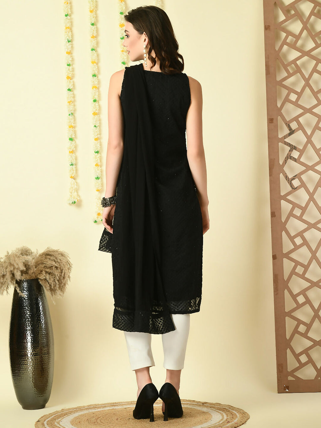 Myshka Women's Black Georgette Sleeveless Straight Party Kurta With Dupatta Set