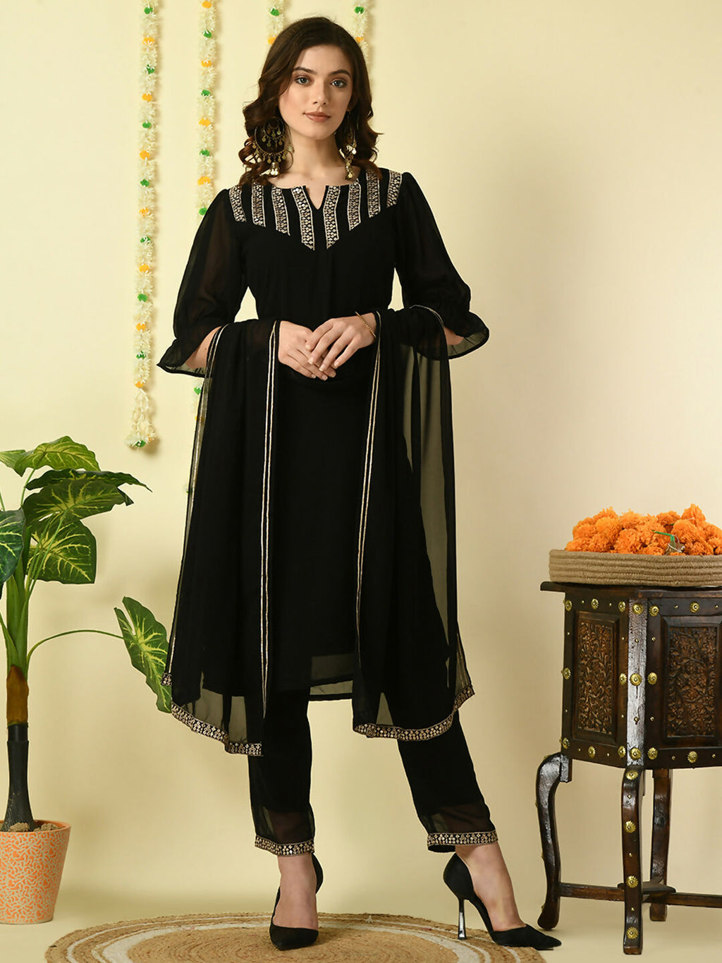 Myshka Women's Black Georgette Kurta & Trousers With Dupatta Party Sets