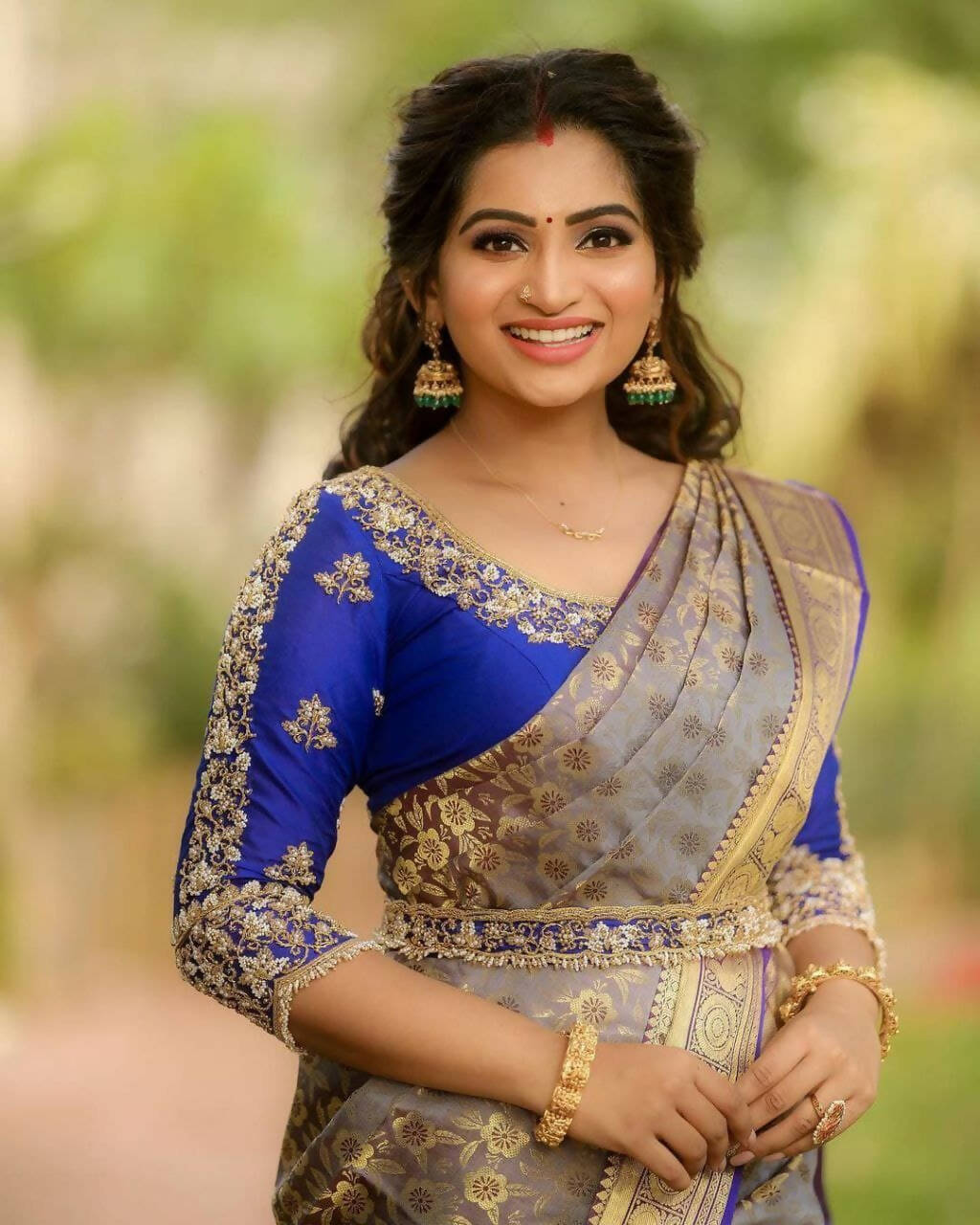 DEIANA'S Beautiful Designer Golden zari Soft Lichi Silk Saree - Cream