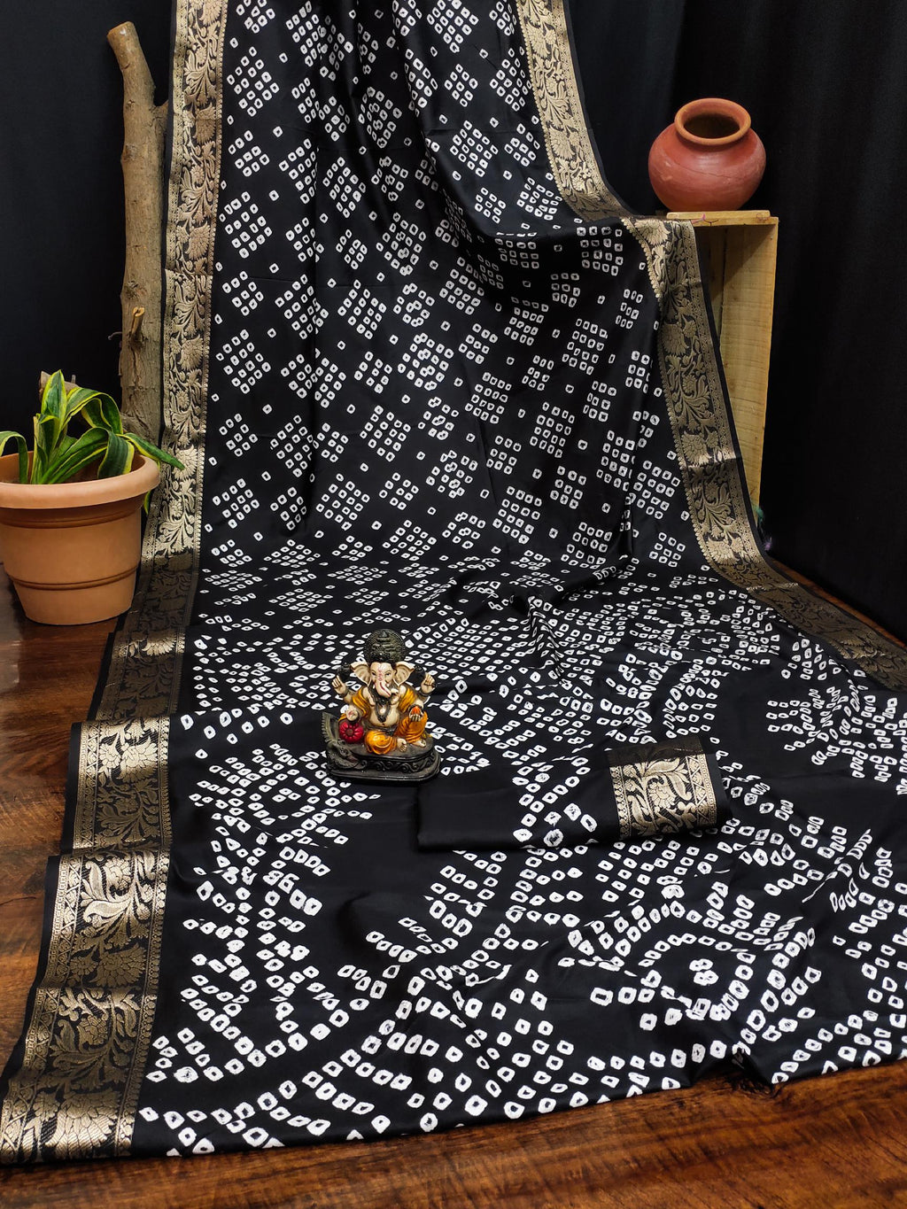 Anaita Black Pure Bandhej Silk Saree With Zari Weaving Work - Distacart
