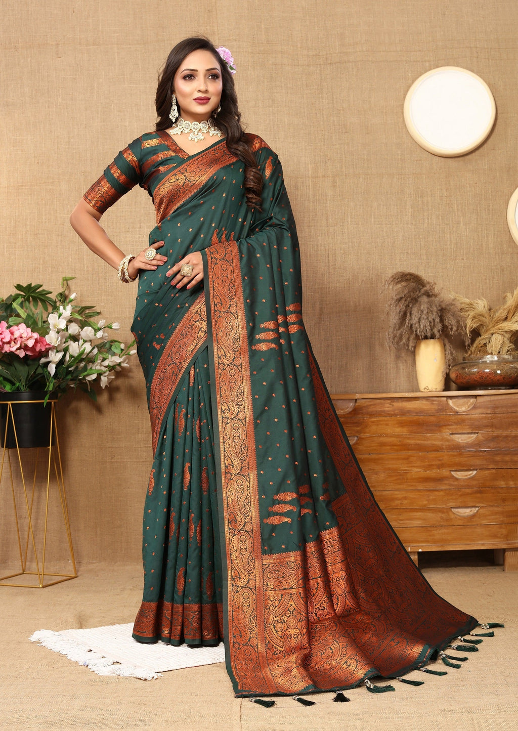 Vedant Vastram Bottle Green Color Banarasi Silk Saree - Bottle Green