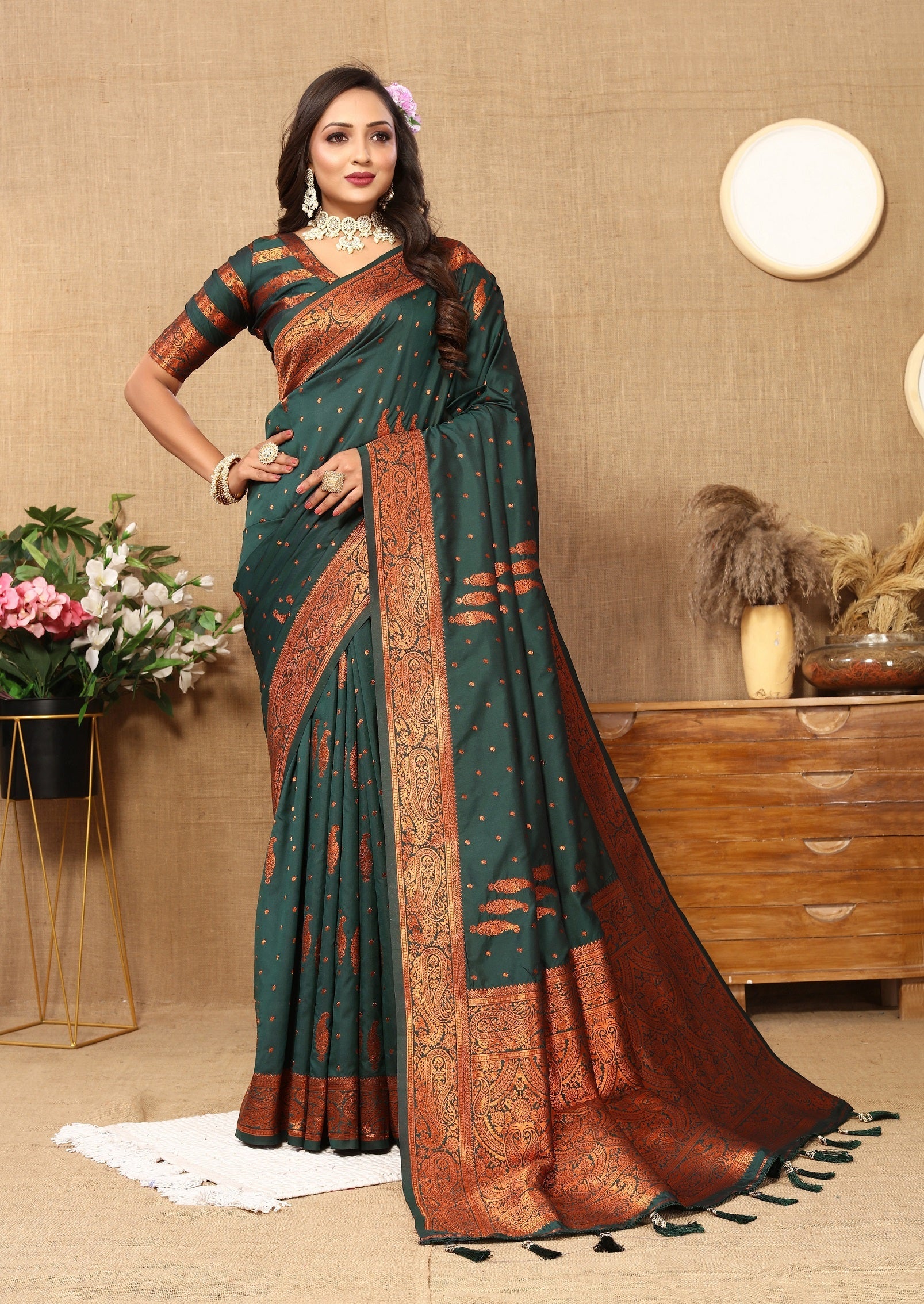 Vedant Vastram Bottle Green Color Banarasi Silk Saree - Bottle Green