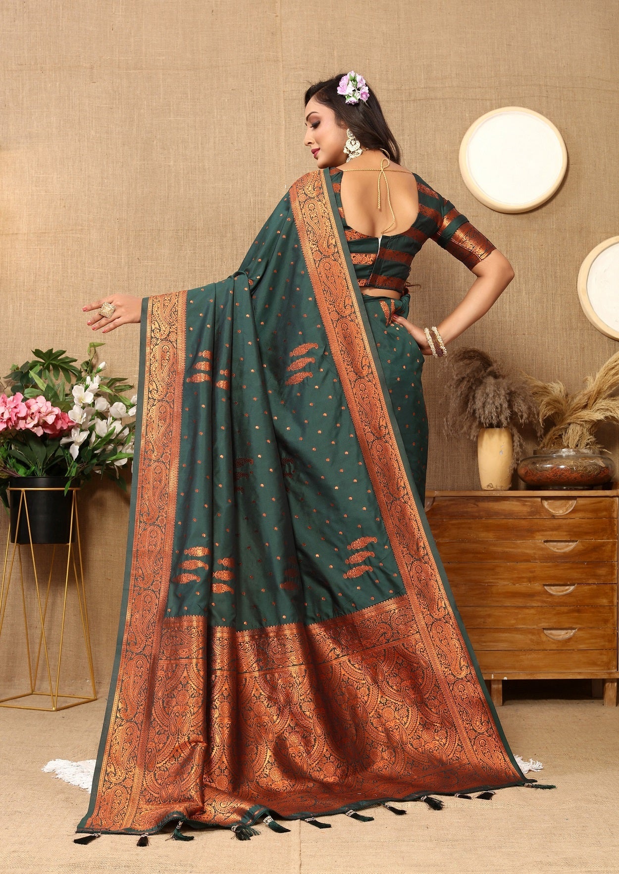 Vedant Vastram Bottle Green Color Banarasi Silk Saree - Bottle Green