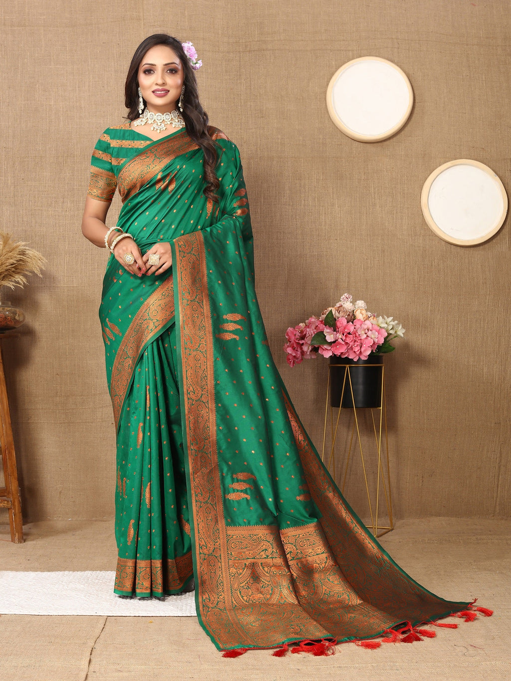 Vedant Vastram Green Color Banarasi Silk Saree - Green