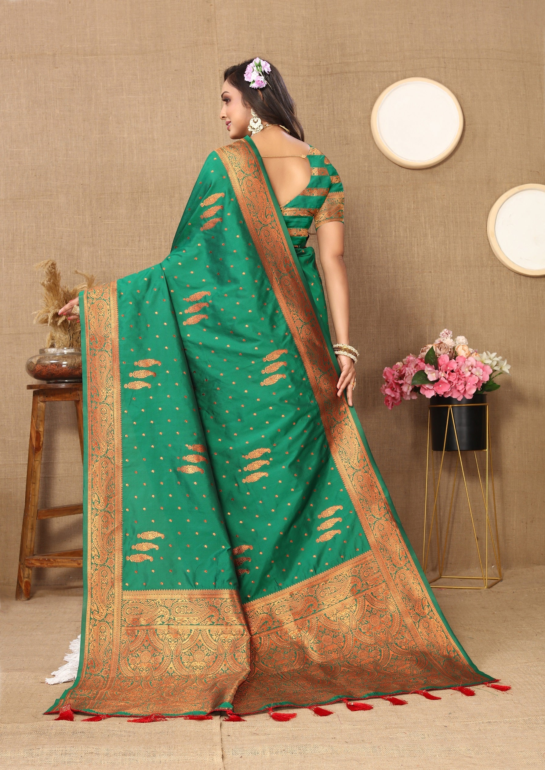 Vedant Vastram Green Color Banarasi Silk Saree - Green