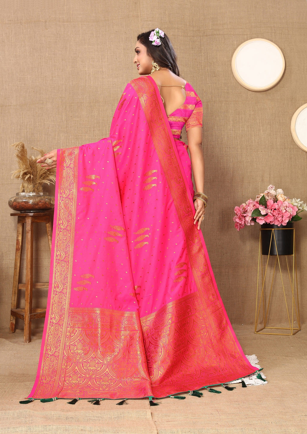Vedant Vastram Pink Color Banarasi Silk Saree - Pink