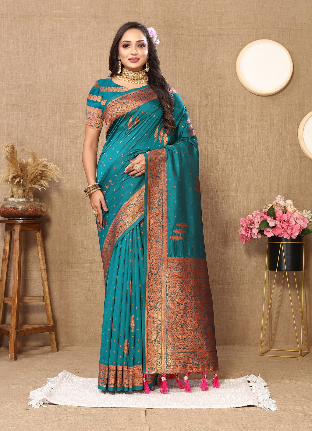 Vedant Vastram See Green Color Banarasi Silk Saree - See Green