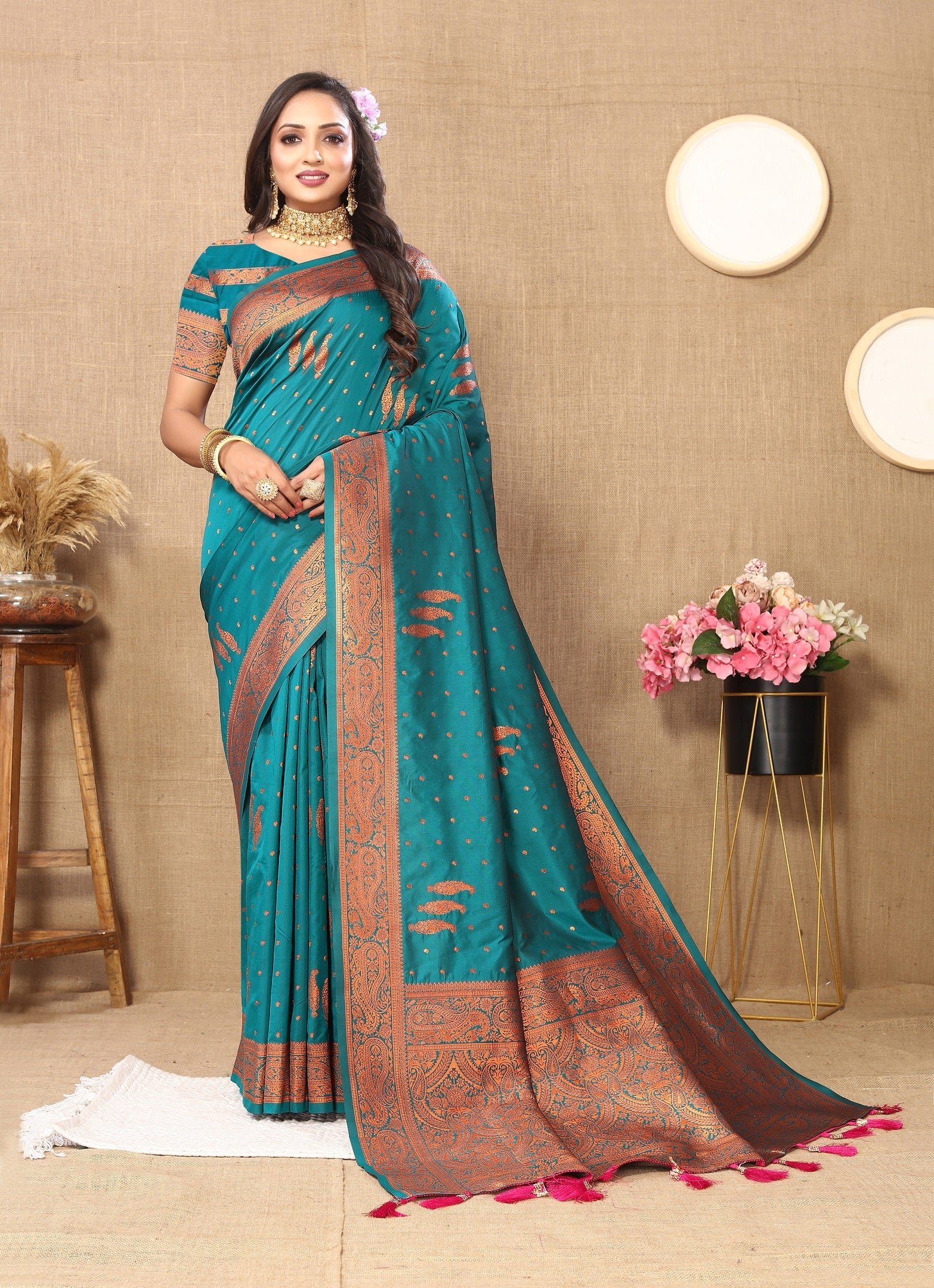 Vedant Vastram See Green Color Banarasi Silk Saree - See Green