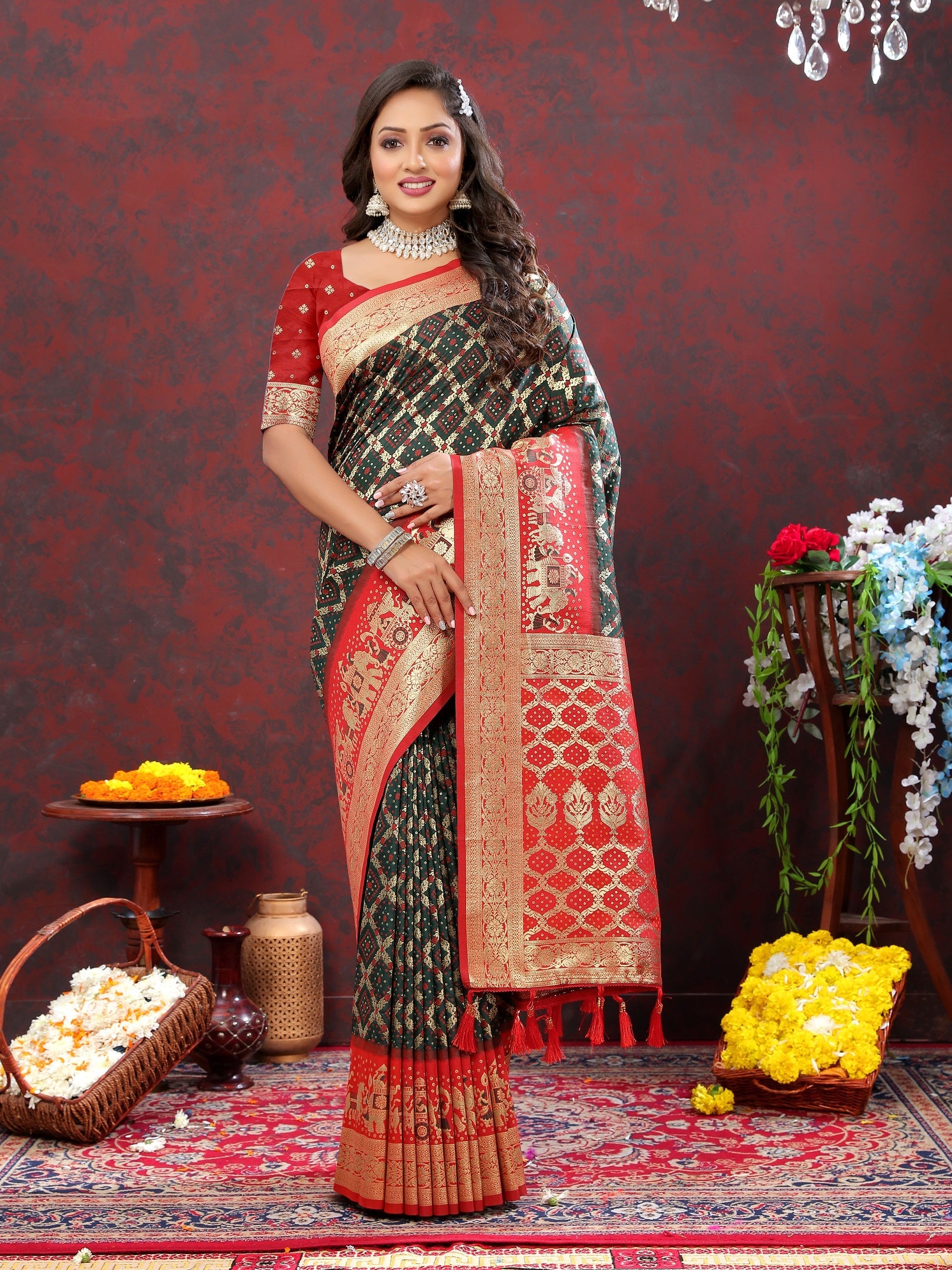 Vedant Vastram Bottle Green Color Kanjeevaram Patola Silk Saree - Bottle Green