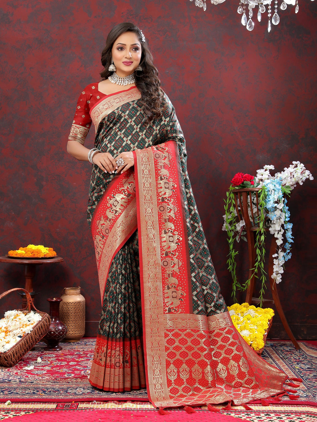 Vedant Vastram Bottle Green Color Kanjeevaram Patola Silk Saree - Bottle Green