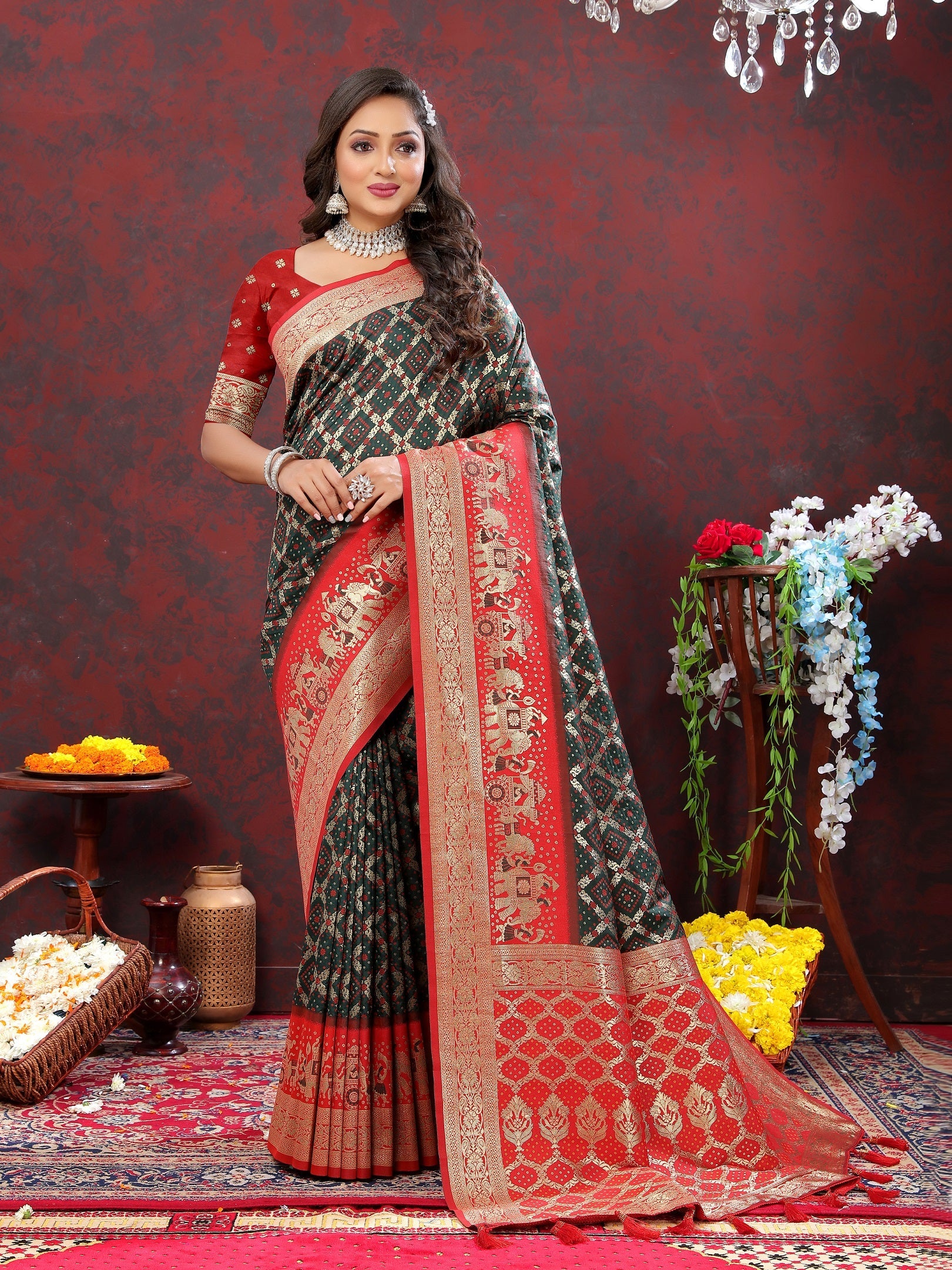 Vedant Vastram Bottle Green Color Kanjeevaram Patola Silk Saree - Bottle Green