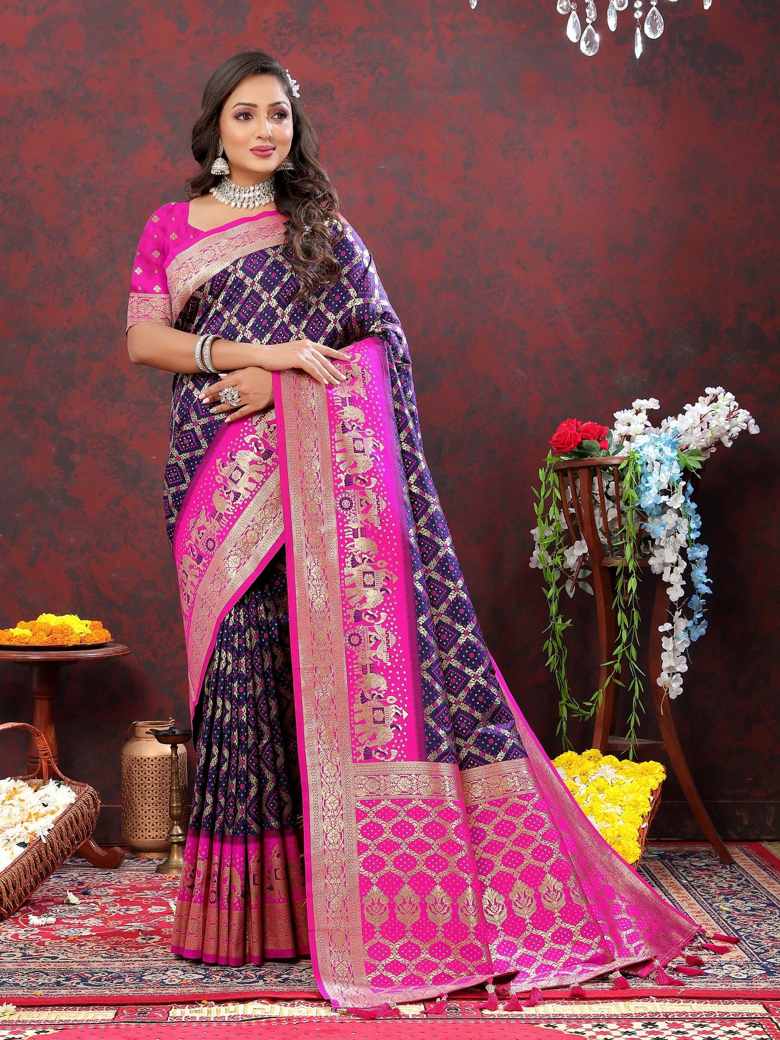 Vedant Vastram Violet Color Kanjeevaram Patola Silk Saree - Violet
