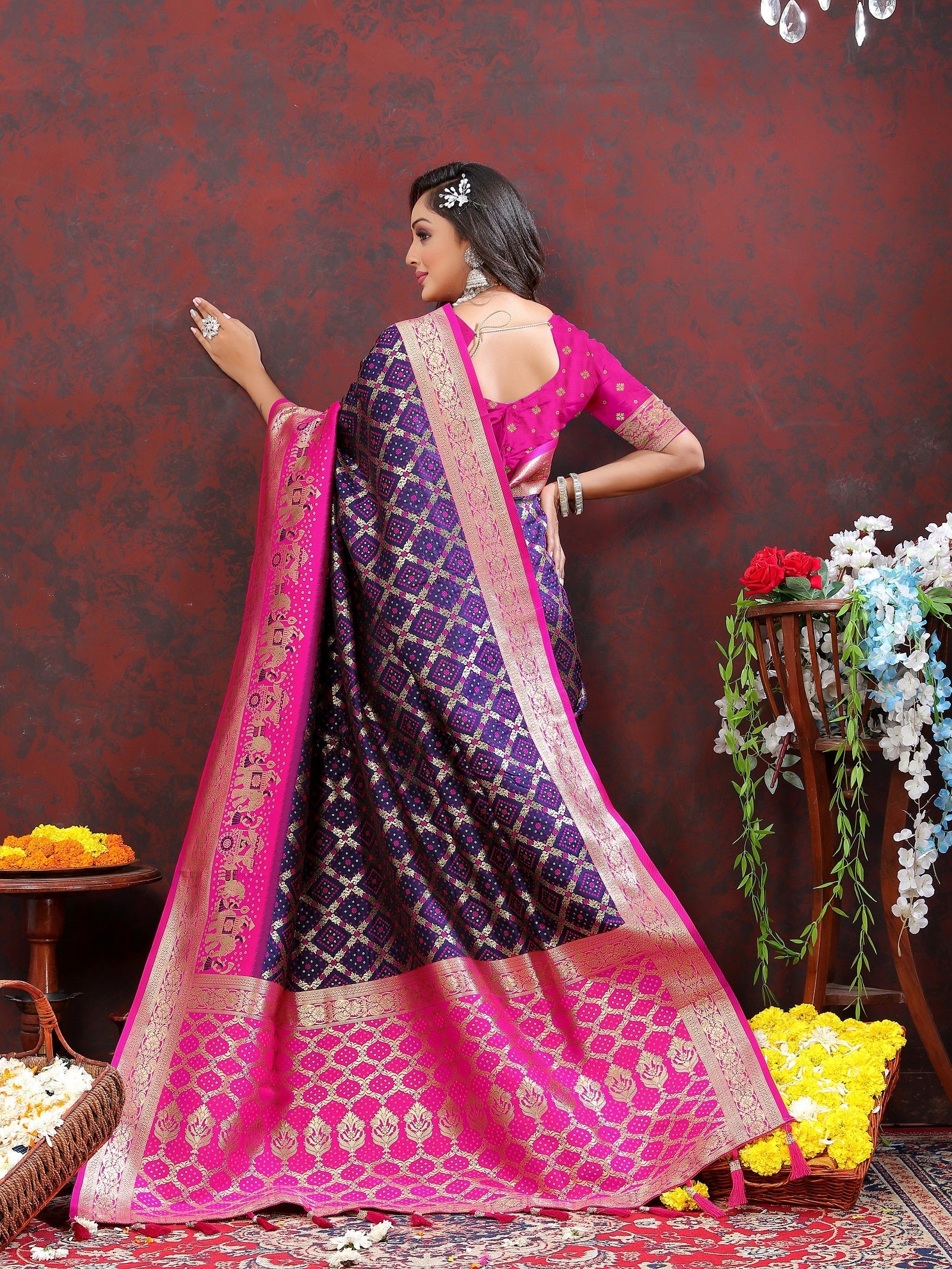Vedant Vastram Violet Color Kanjeevaram Patola Silk Saree - Violet