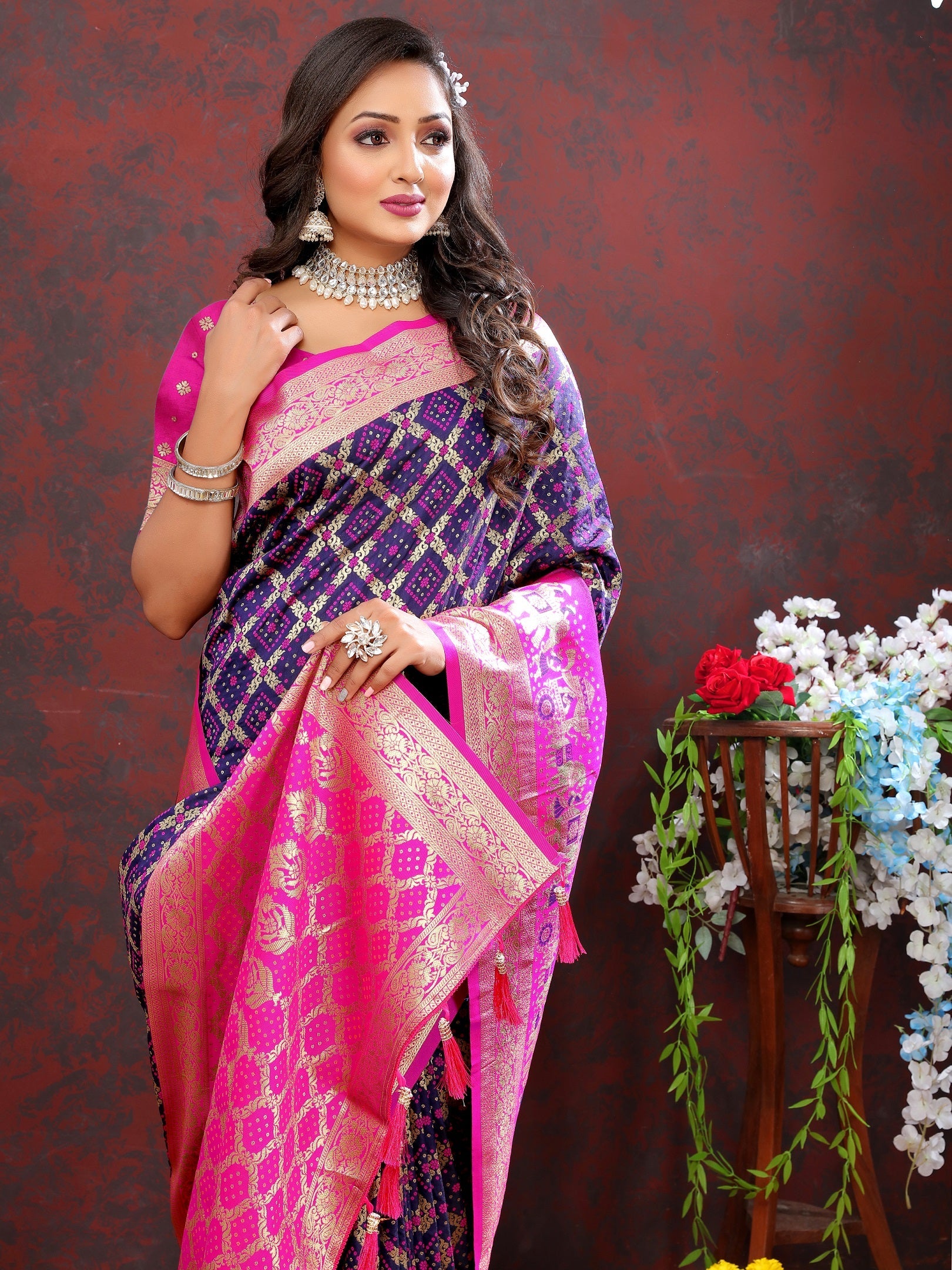 Vedant Vastram Violet Color Kanjeevaram Patola Silk Saree - Violet