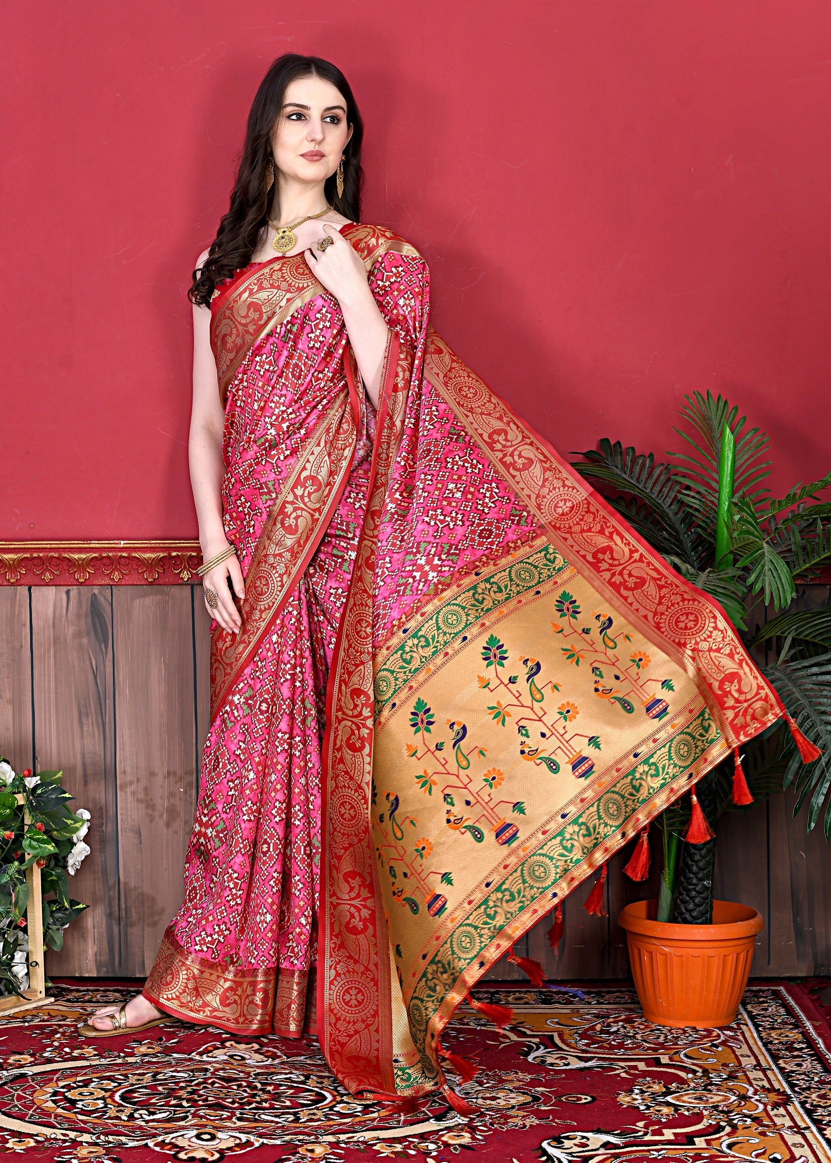 Vedant Vastram Pink Color Kanjeevaram Silk Saree - Pink