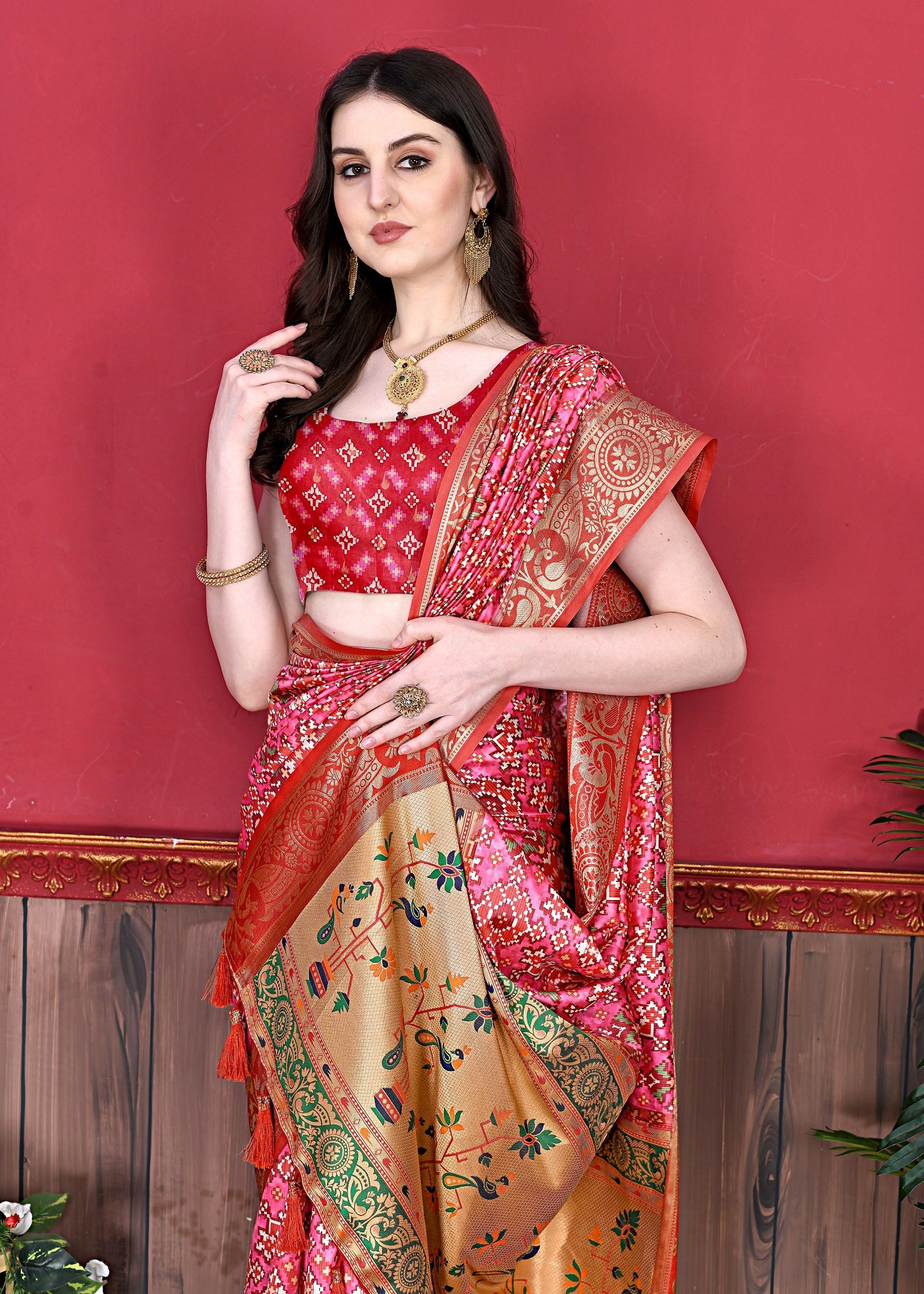 Vedant Vastram Pink Color Kanjeevaram Silk Saree - Pink