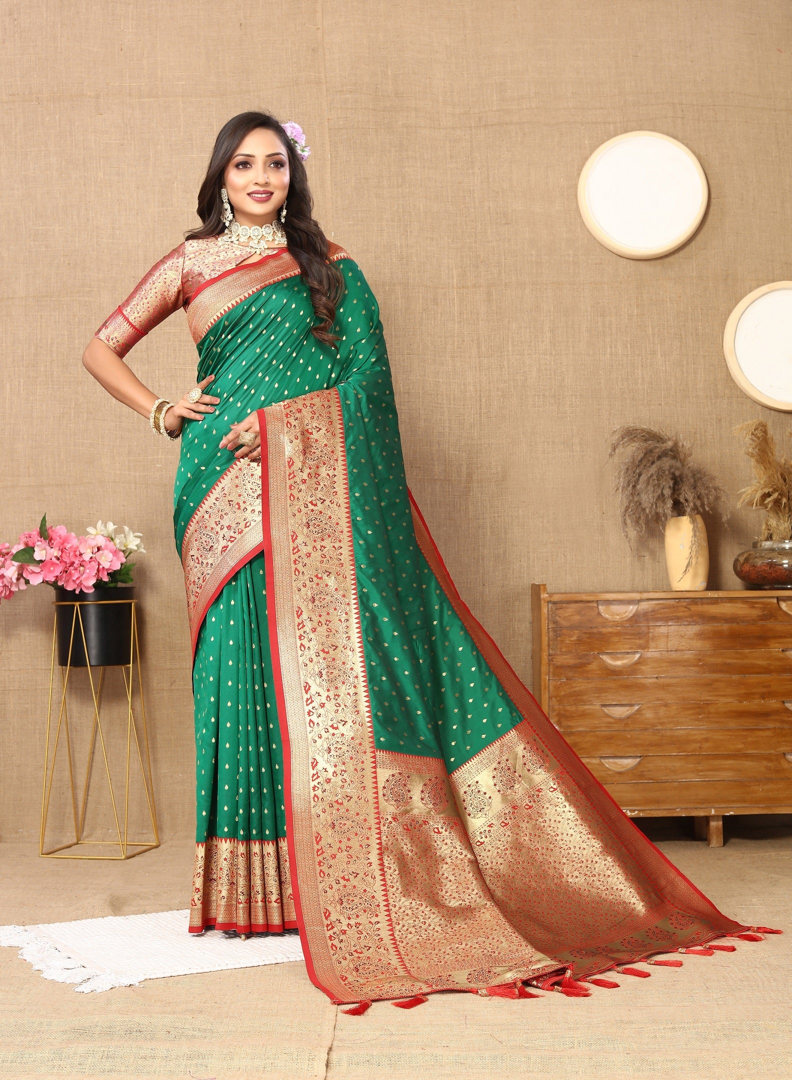 Vedant Vastram Green Color Kanjeevaram Silk Saree - Green - Distacart