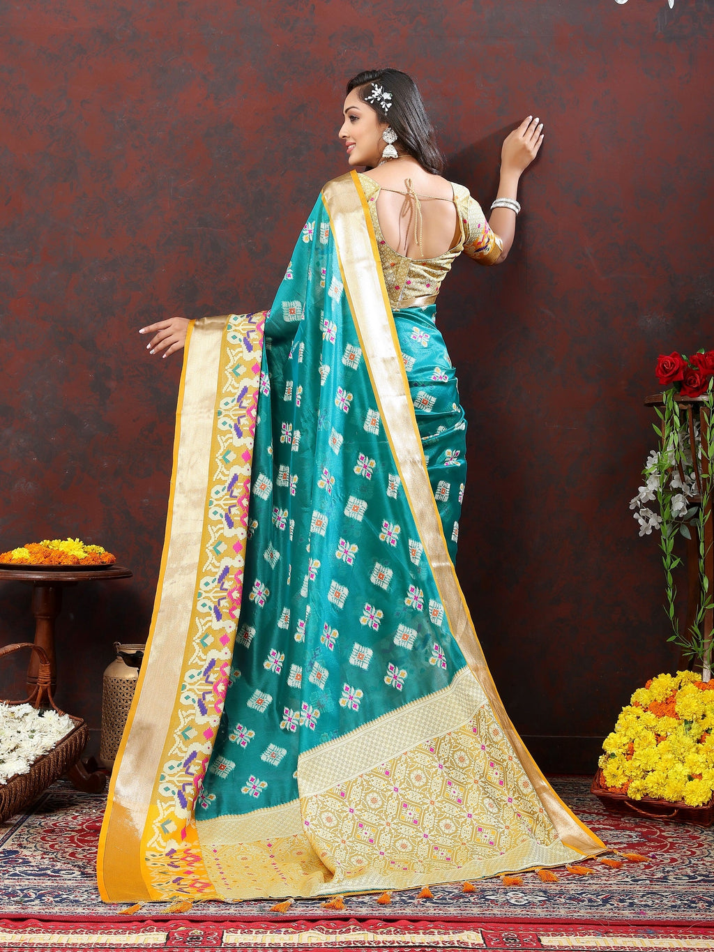 Vedant Vastram Rama Color Kanjeevaram Patola Silk Saree - Rama