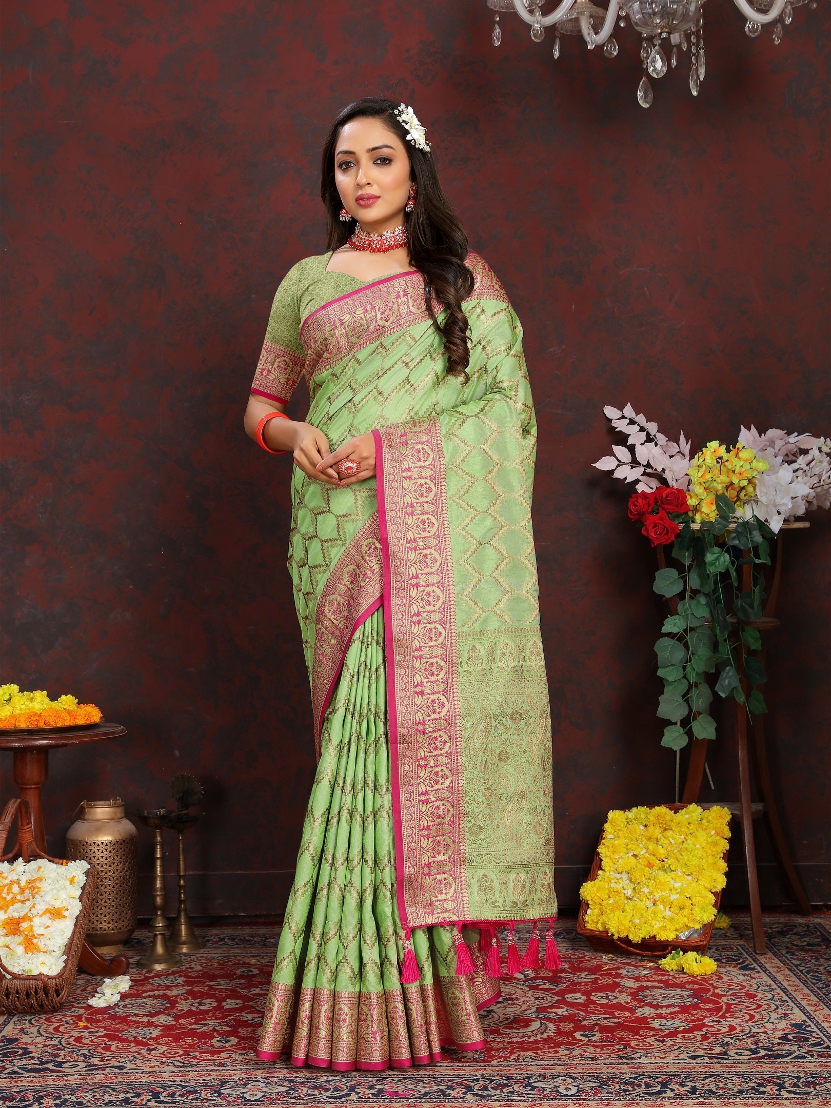 Vedant Vastram Parrot Color Banarasi Silk Saree - Parrot