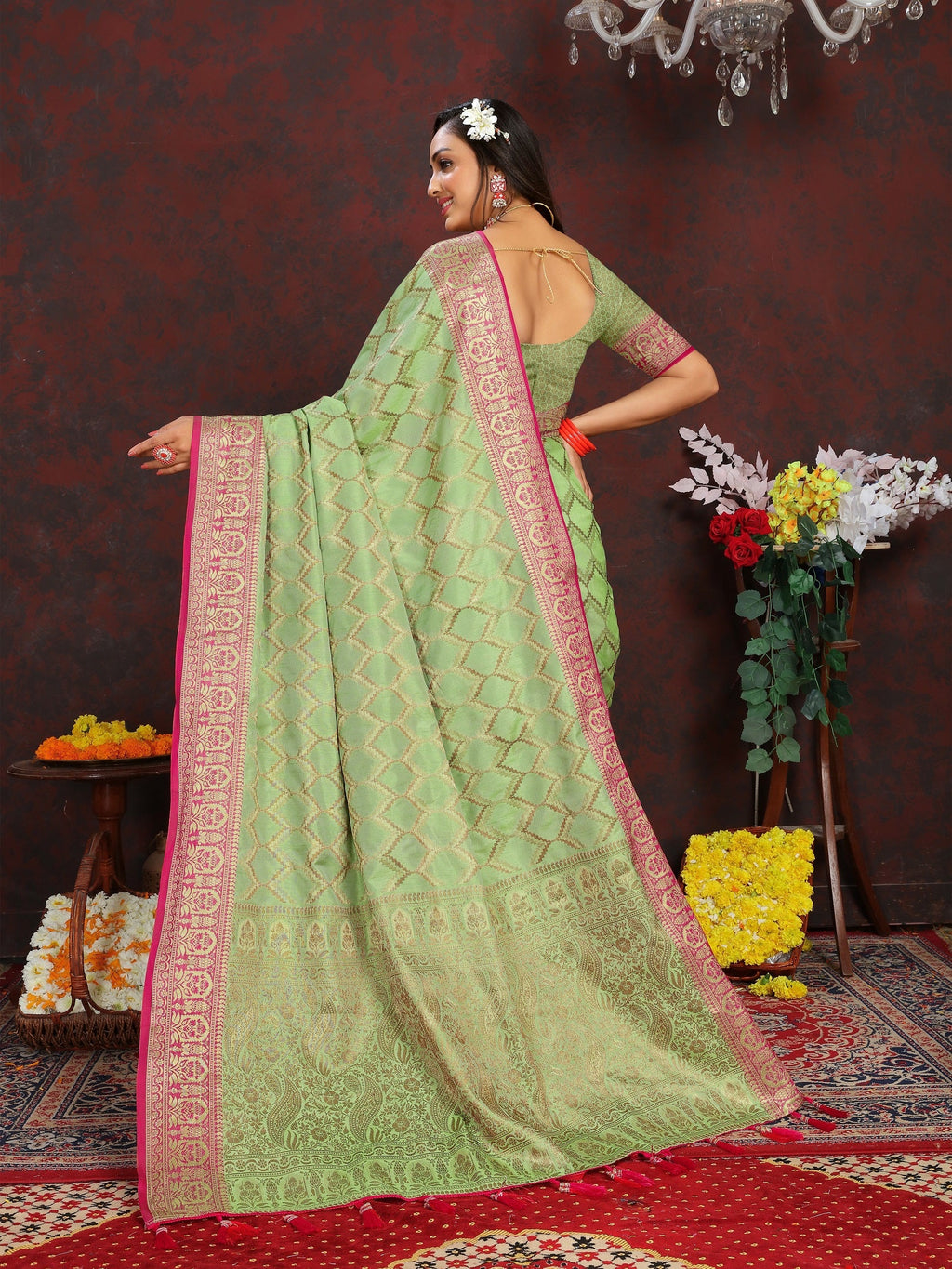 Vedant Vastram Parrot Color Banarasi Silk Saree - Parrot