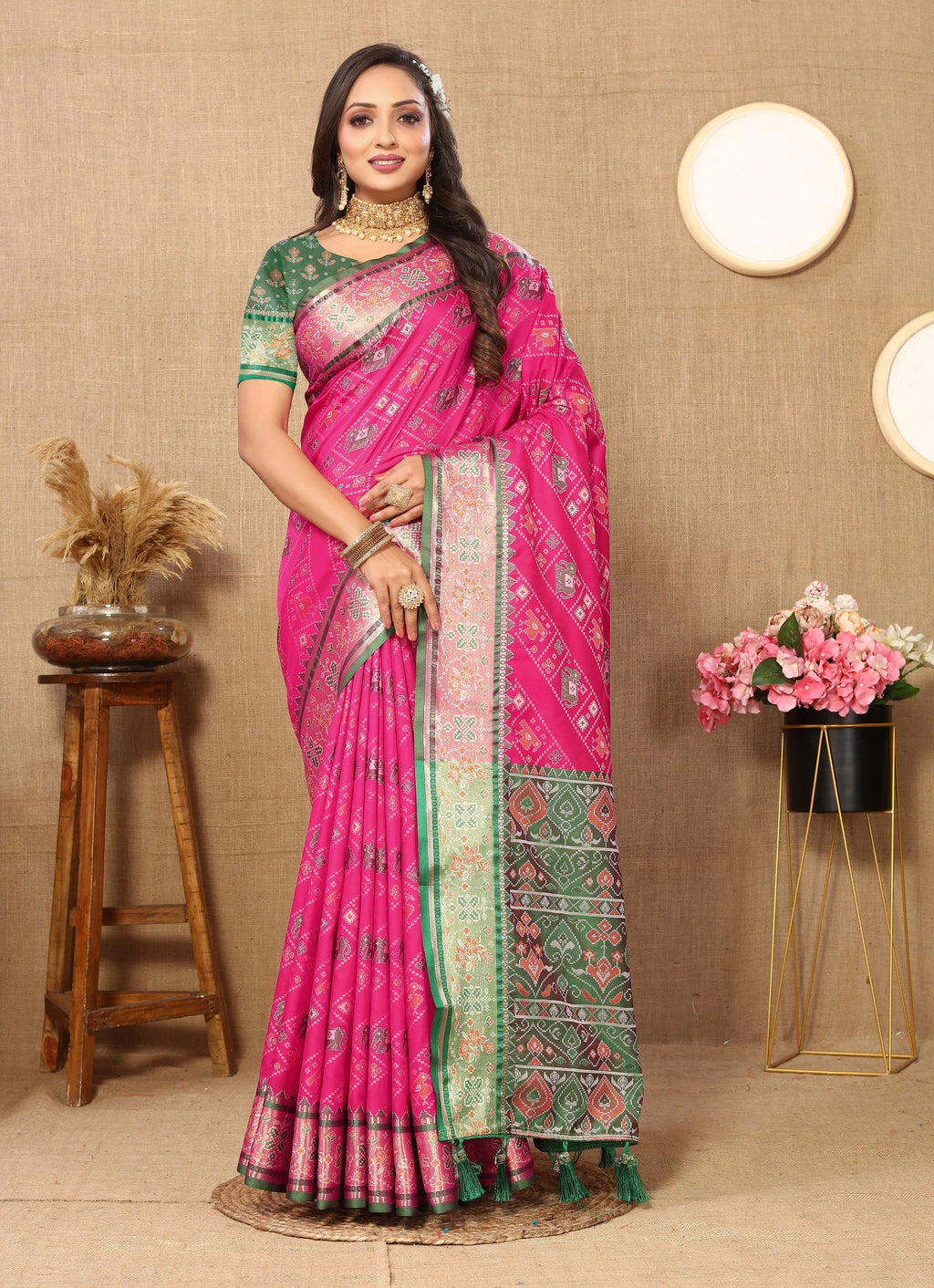 Vedant Vastram Pink Color Kanjeevaram Patola Silk Saree - Pink