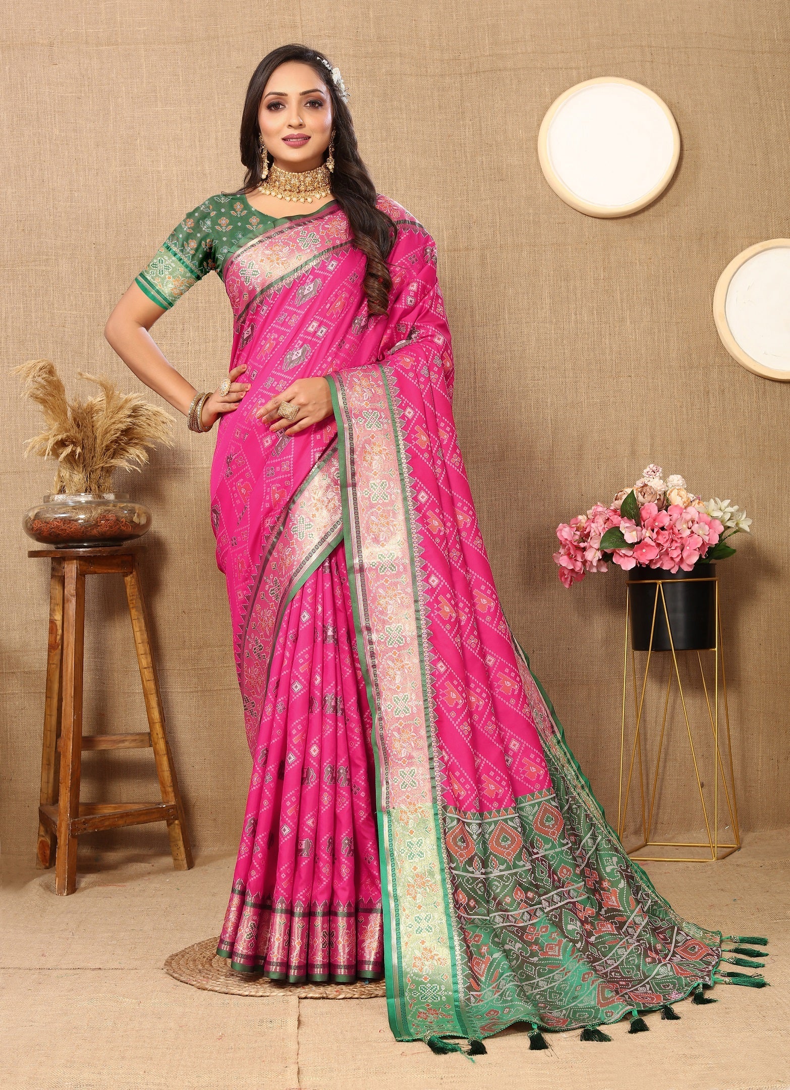 Vedant Vastram Pink Color Kanjeevaram Patola Silk Saree - Pink