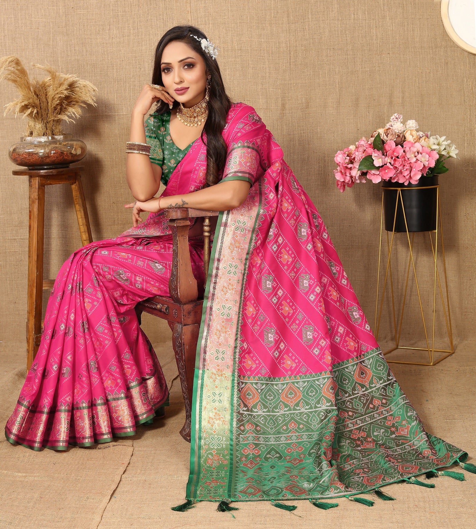 Vedant Vastram Pink Color Kanjeevaram Patola Silk Saree - Pink