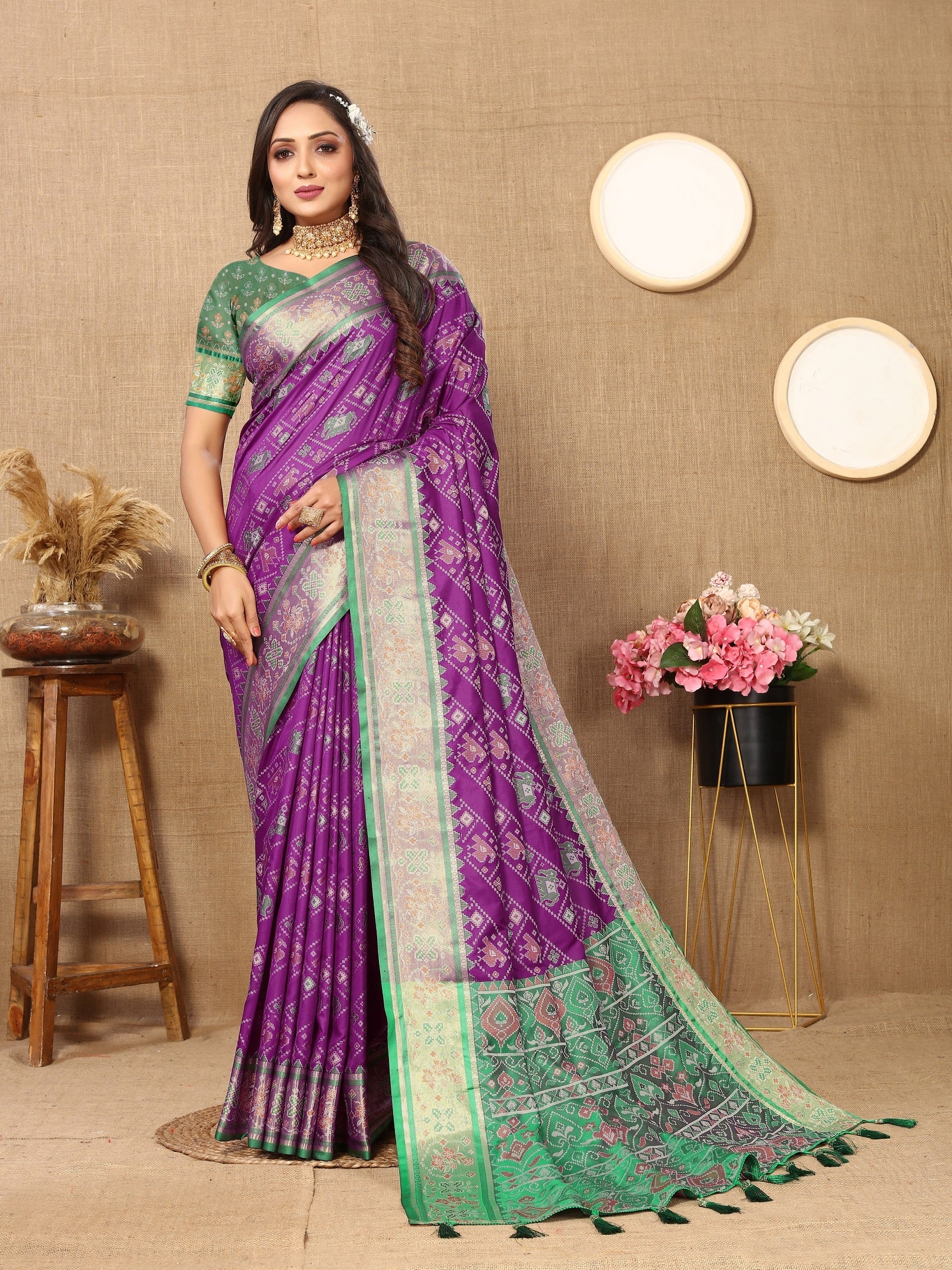 Vedant Vastram Purple Color Kanjeevaram Patola Silk Saree - Purple