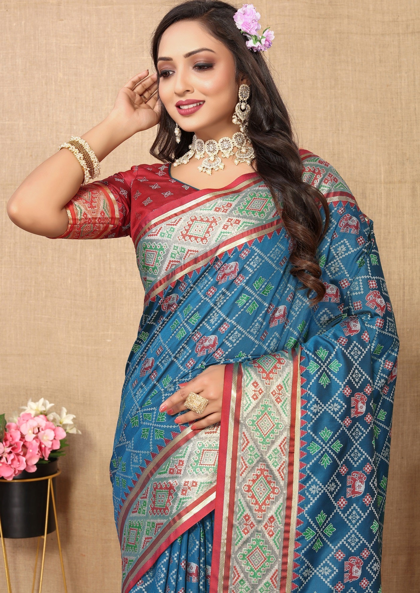 Vedant Vastram Navy Blue Color Kanjeevaram Patola Silk Saree - Navy Blue