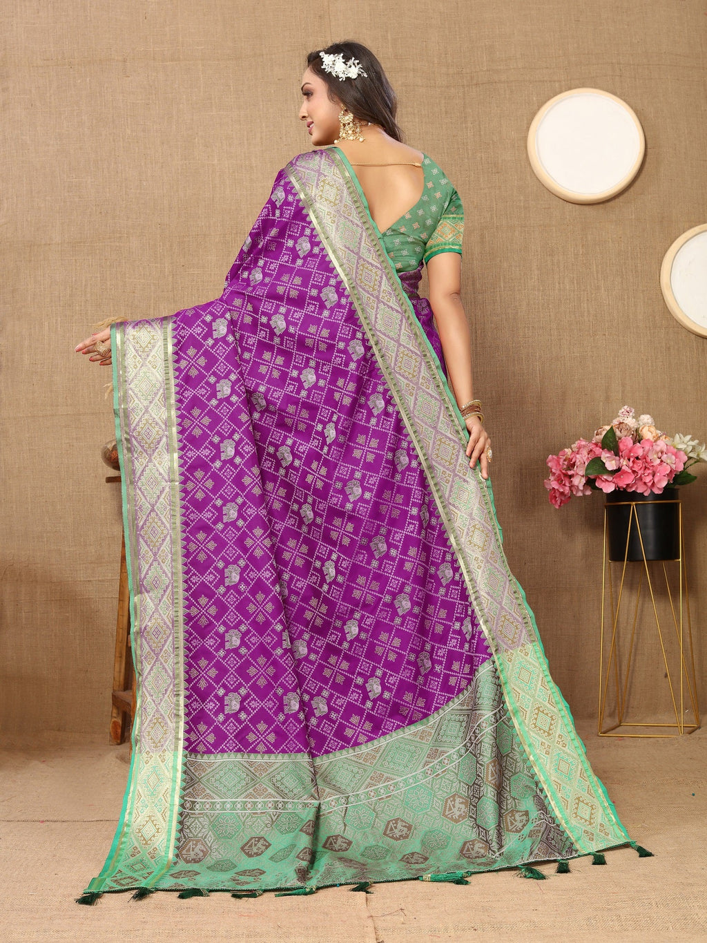 Vedant Vastram Purple Color Kanjeevaram Patola Silk Saree - Purple