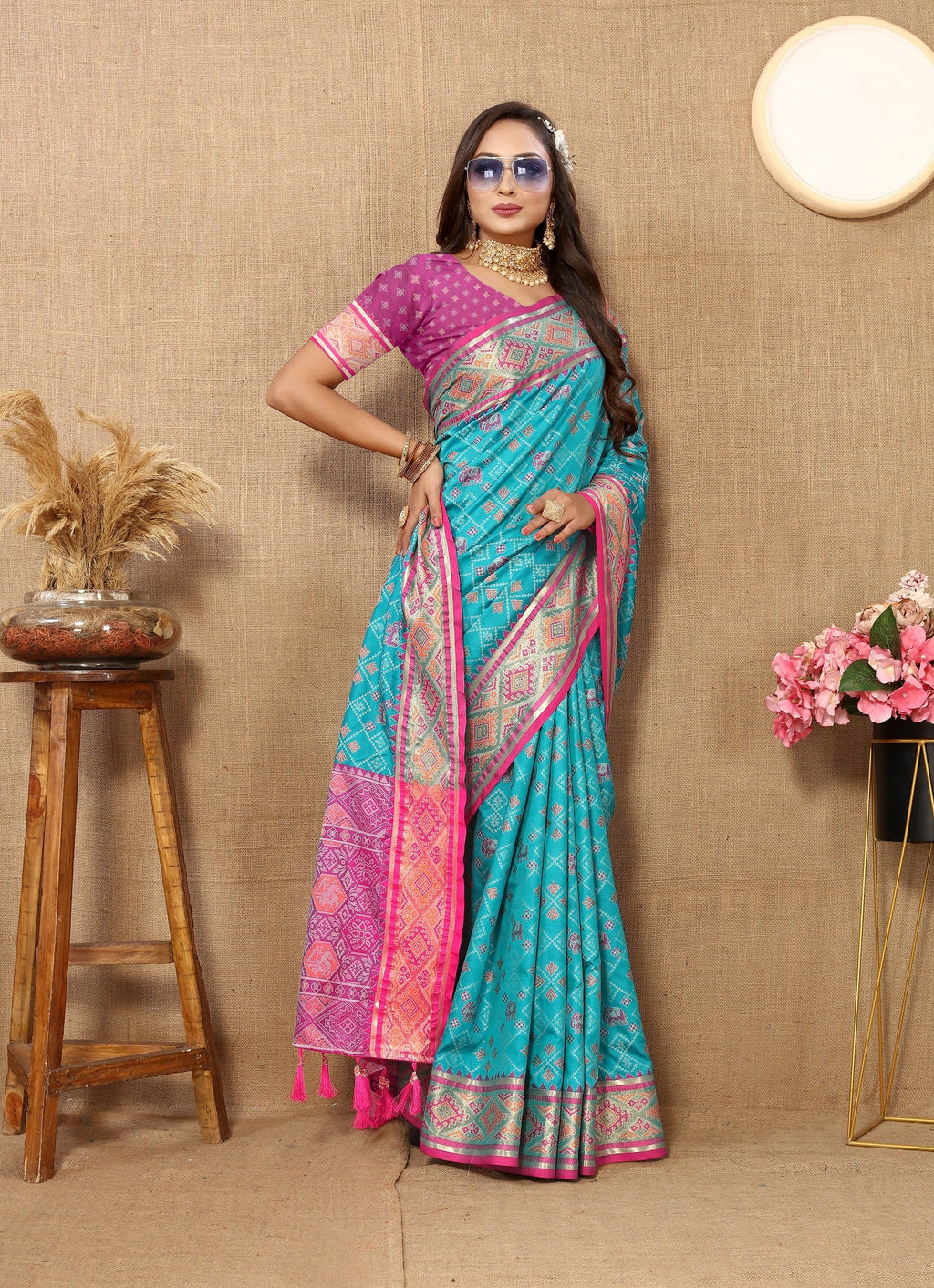 Vedant Vastram Rama Color Kanjeevaram Patola Silk Saree - Rama