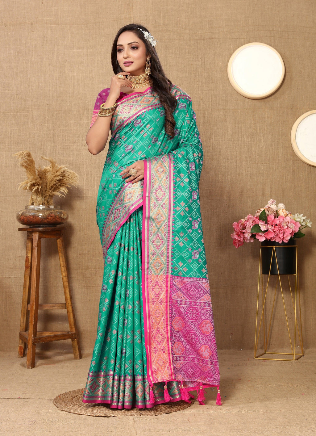 Vedant Vastram See Green Color Kanjeevaram Patola Silk Saree - See Green