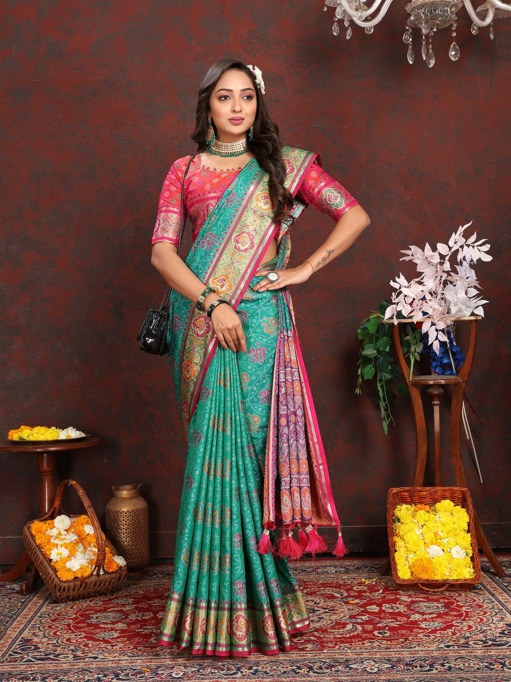 Vedant Vastram See Green Color Kanjeevaram Patola Silk Saree - See Green