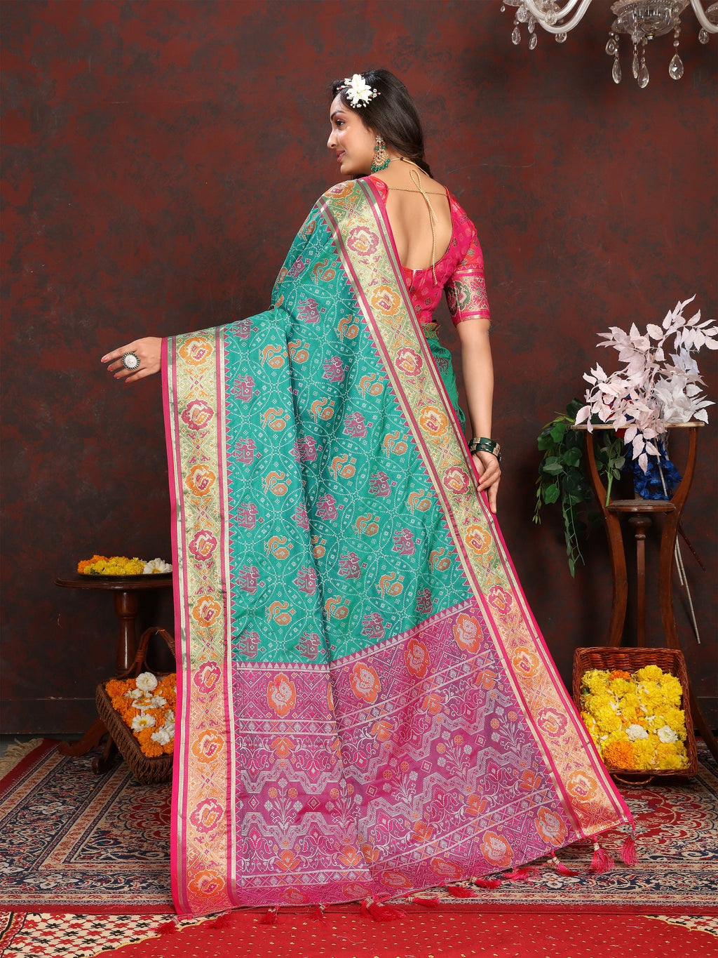 Vedant Vastram See Green Color Kanjeevaram Patola Silk Saree - See Green