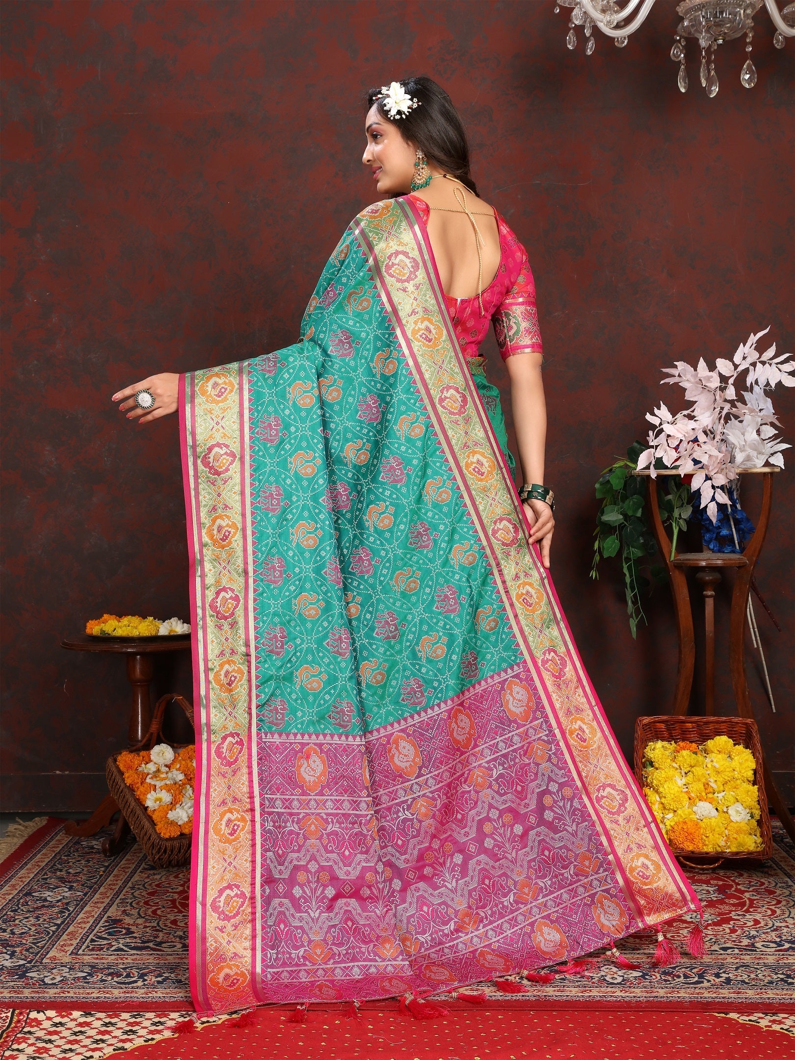 Vedant Vastram See Green Color Kanjeevaram Patola Silk Saree - See Green
