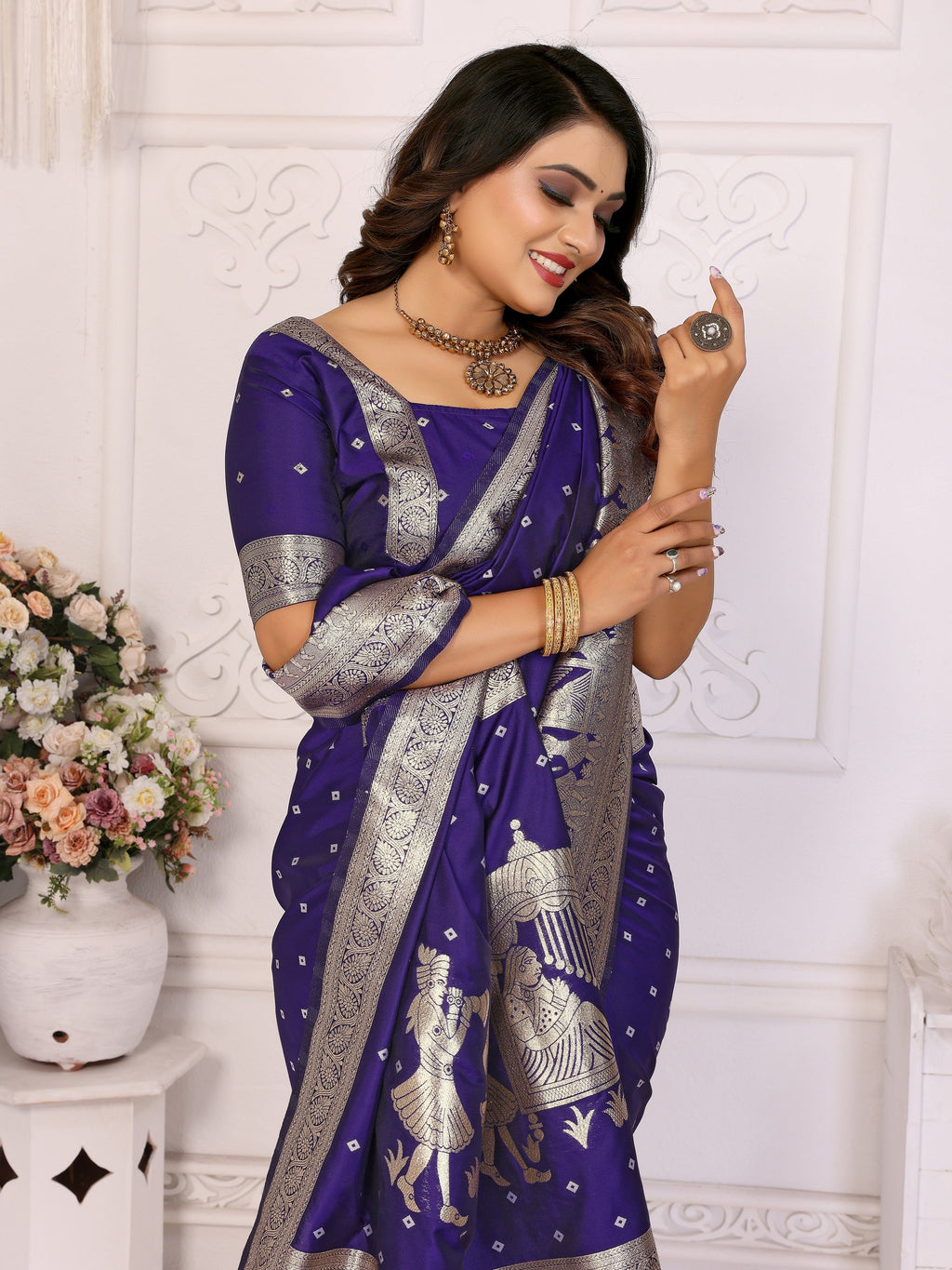 Vedant Vastram Soft Litchi Silk Banarasi Silk Saree - Navy