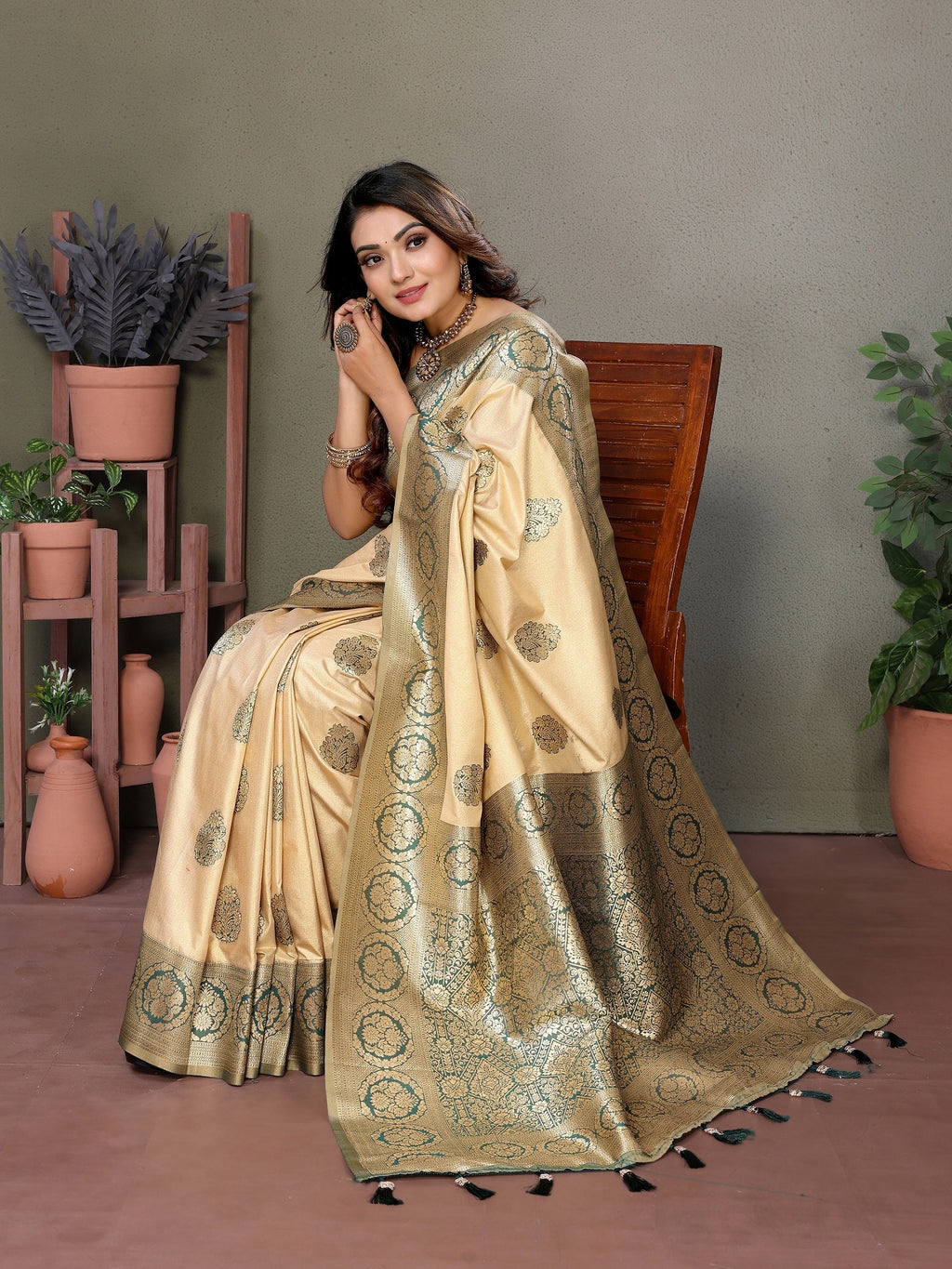 Vedant Vastram Viscose Silk Kanjeevaram Silk Saree - Green - Distacart