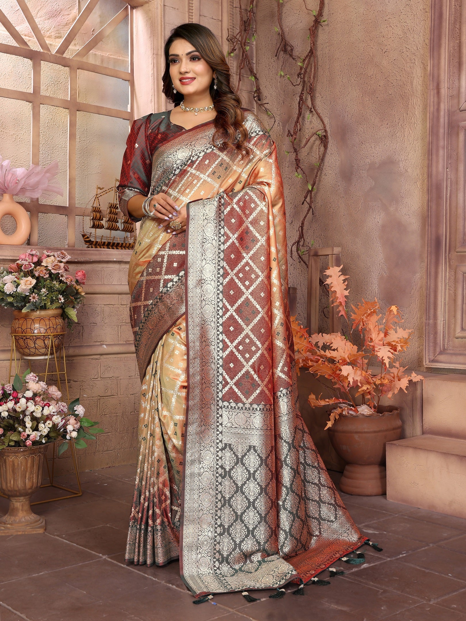 Vedant Vastram Soft Litchi Silk Kanjeevaram Silk Saree - Beige