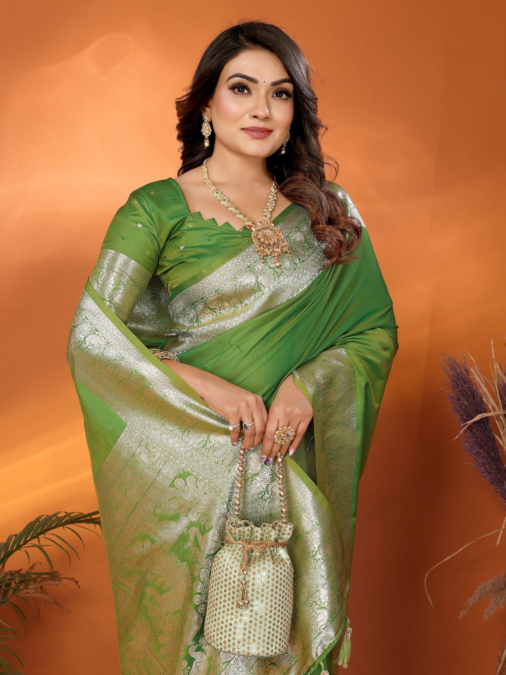 Vedant Vastram Soft Litchi Silk Banarasi Silk Saree - Mahendi - Distacart