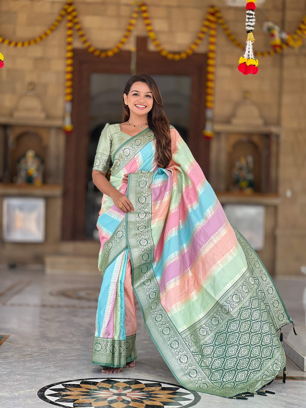 Vedant Vastram Soft Litchi Silk Fancy Jacquard Bollywood Saree - Green