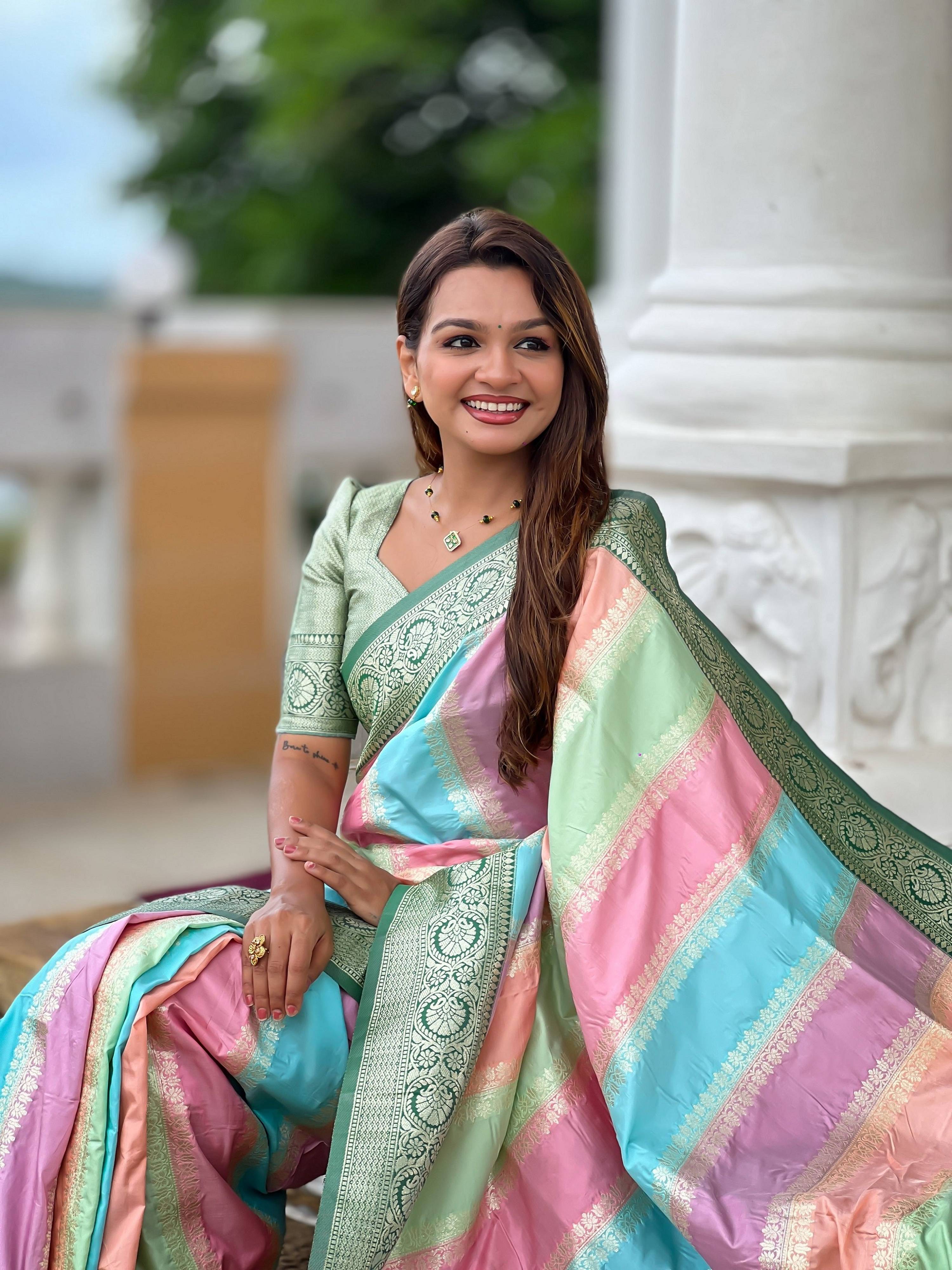 Vedant Vastram Soft Litchi Silk Fancy Jacquard Bollywood Saree - Green
