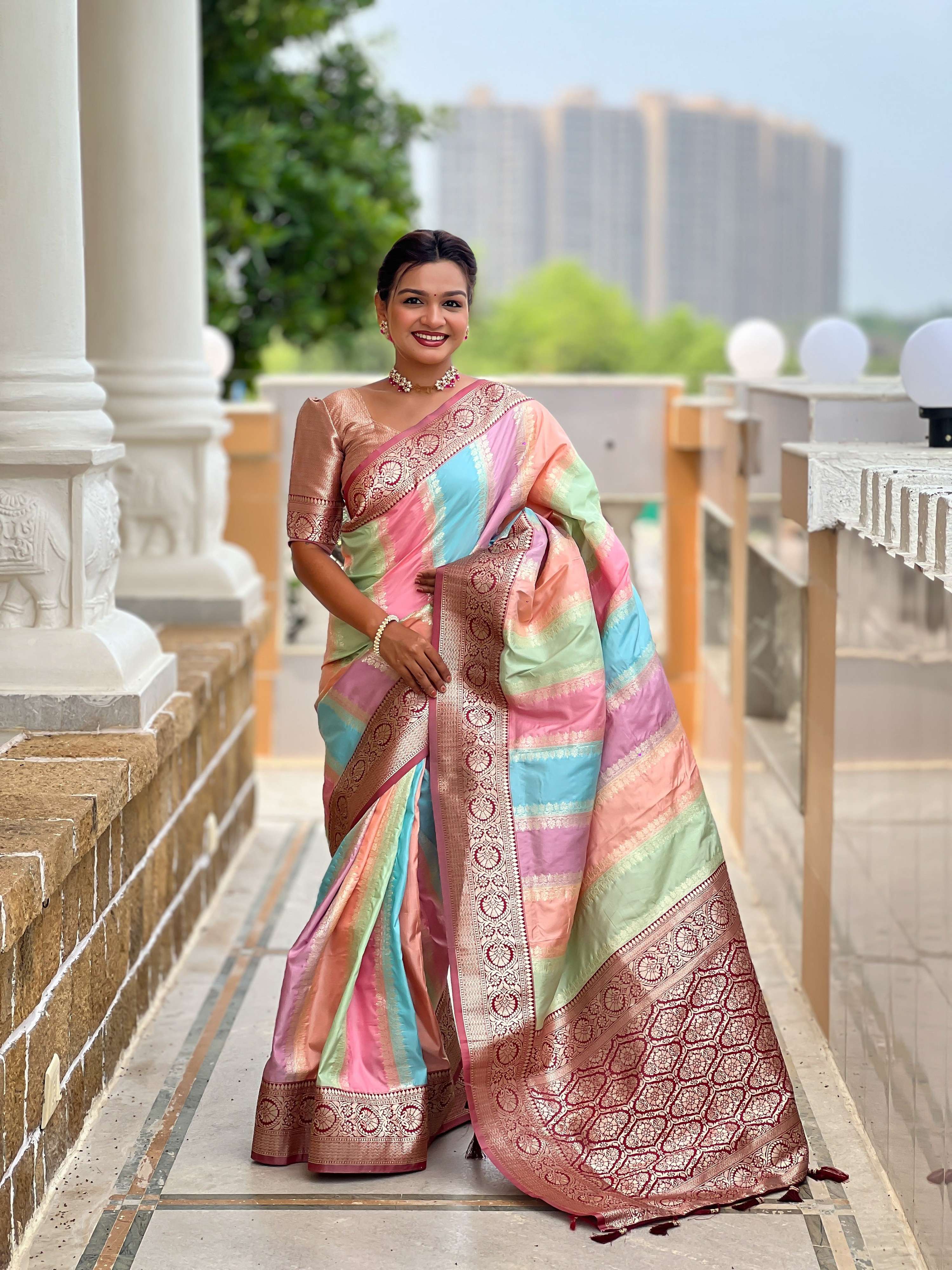 Vedant Vastram Soft Litchi Silk Fancy Jacquard Bollywood Saree - Maroon