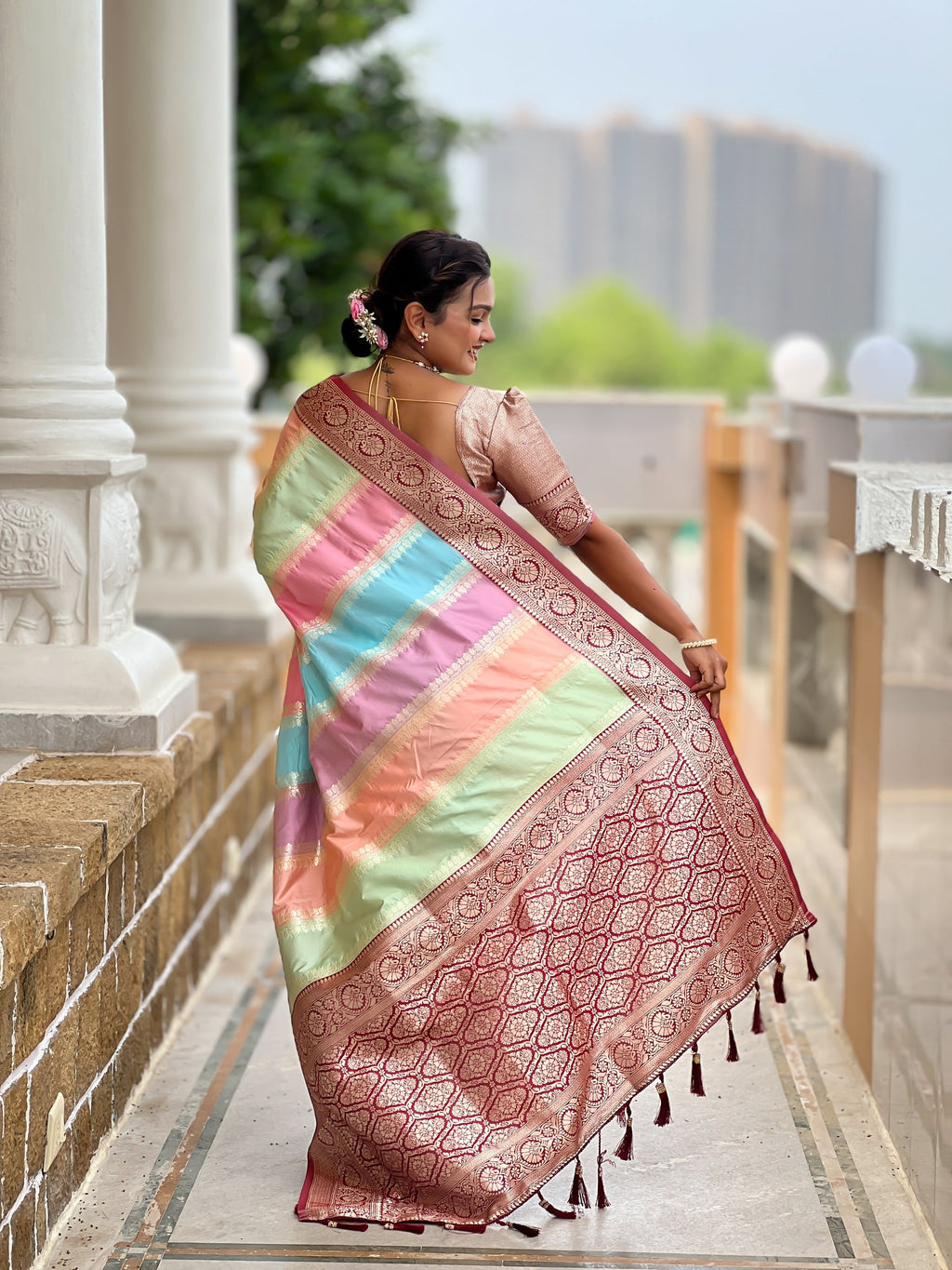 Vedant Vastram Soft Litchi Silk Fancy Jacquard Bollywood Saree - Maroon
