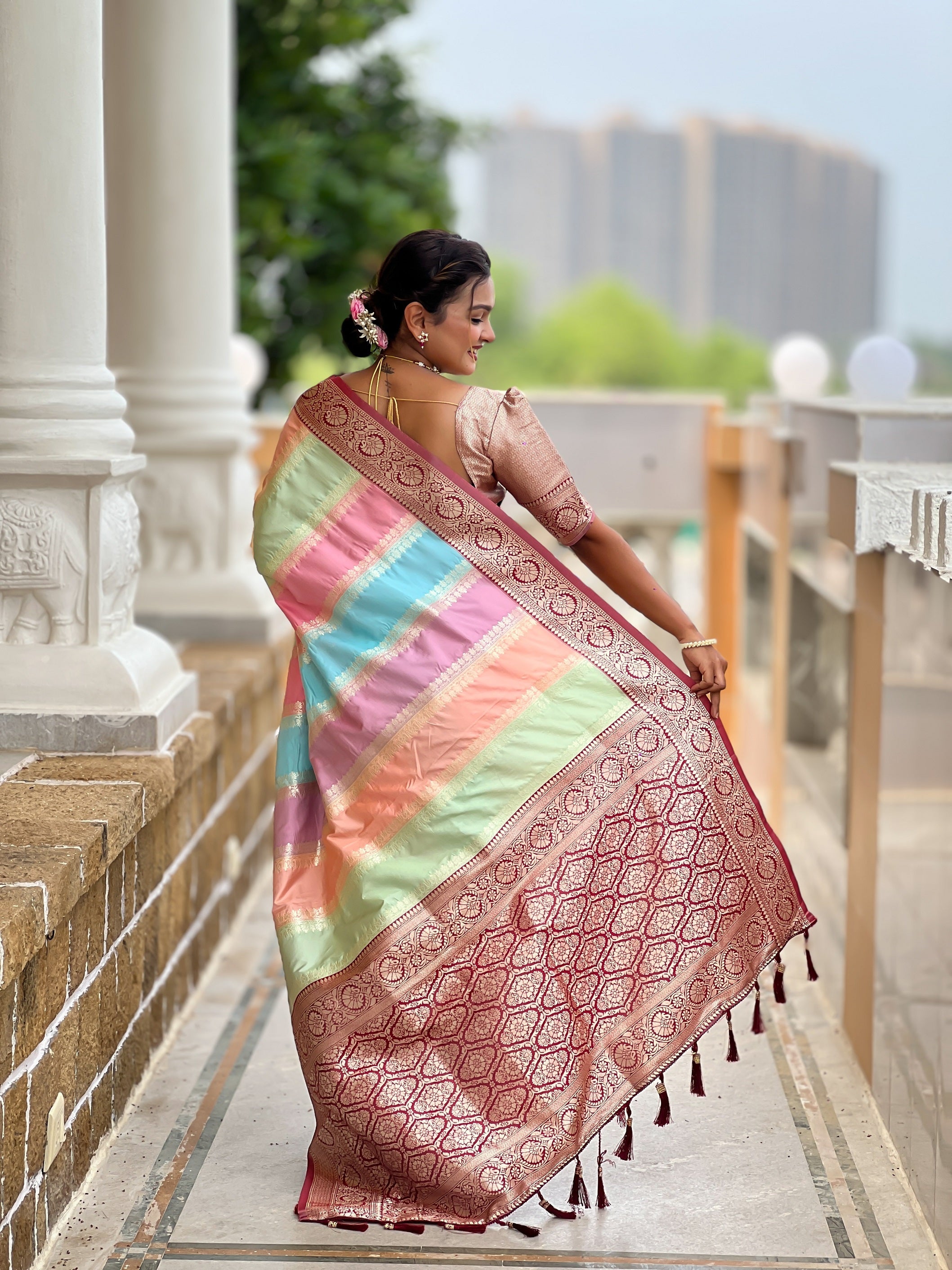 Vedant Vastram Soft Litchi Silk Fancy Jacquard Bollywood Saree - Maroon