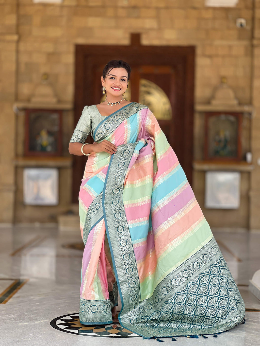 Vedant Vastram Soft Litchi Silk Fancy Jacquard Bollywood Saree - Morpich