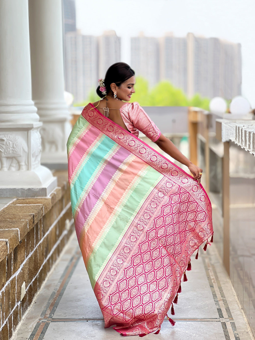 Vedant Vastram Soft Litchi Silk Fancy Jacquard Bollywood Saree - Pink