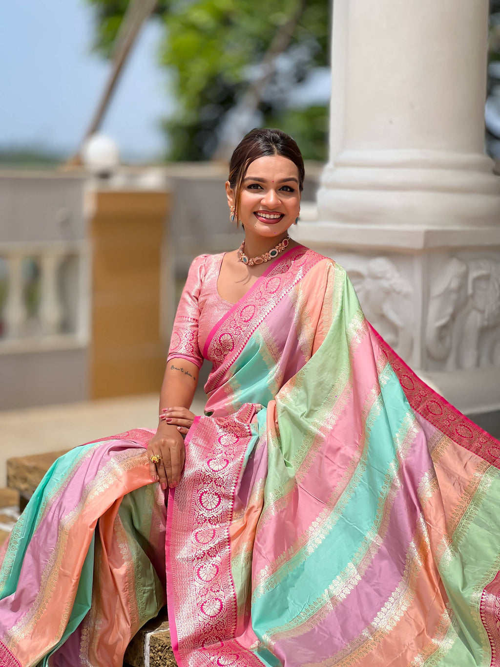 Vedant Vastram Soft Litchi Silk Fancy Jacquard Bollywood Saree - Pink