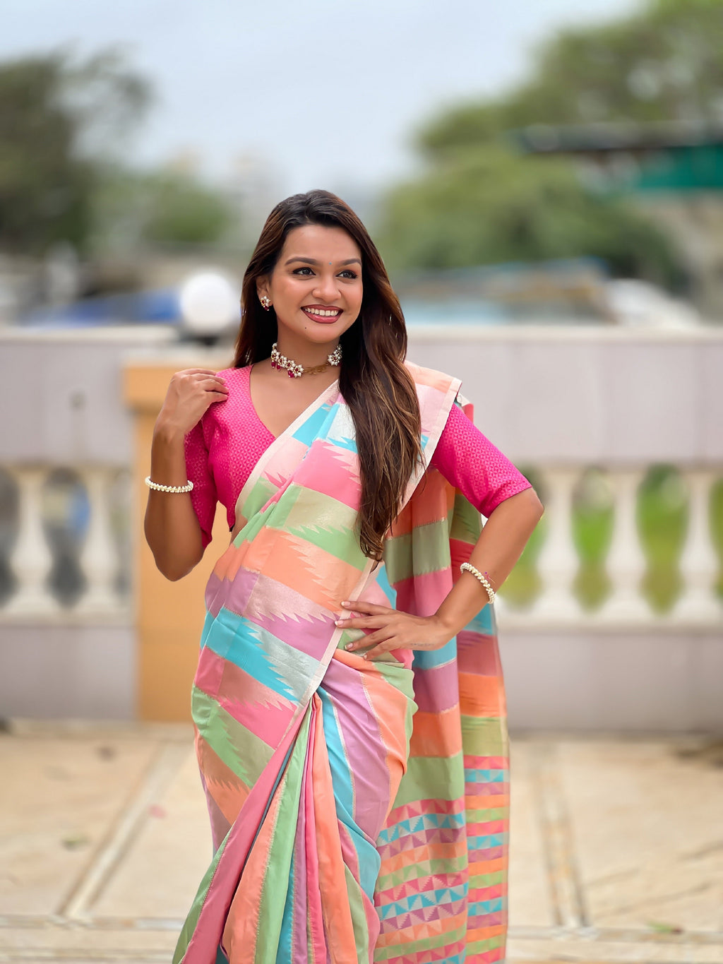 Vedant Vastram Soft Litchi Silk Fancy Jacquard Bollywood Saree - Pink