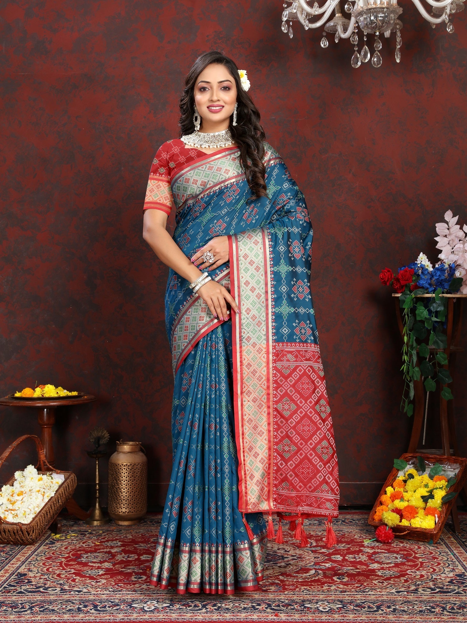Vedant Vastram Navy Blue Color Kanjeevaram Patola Silk Saree - Navy Blue